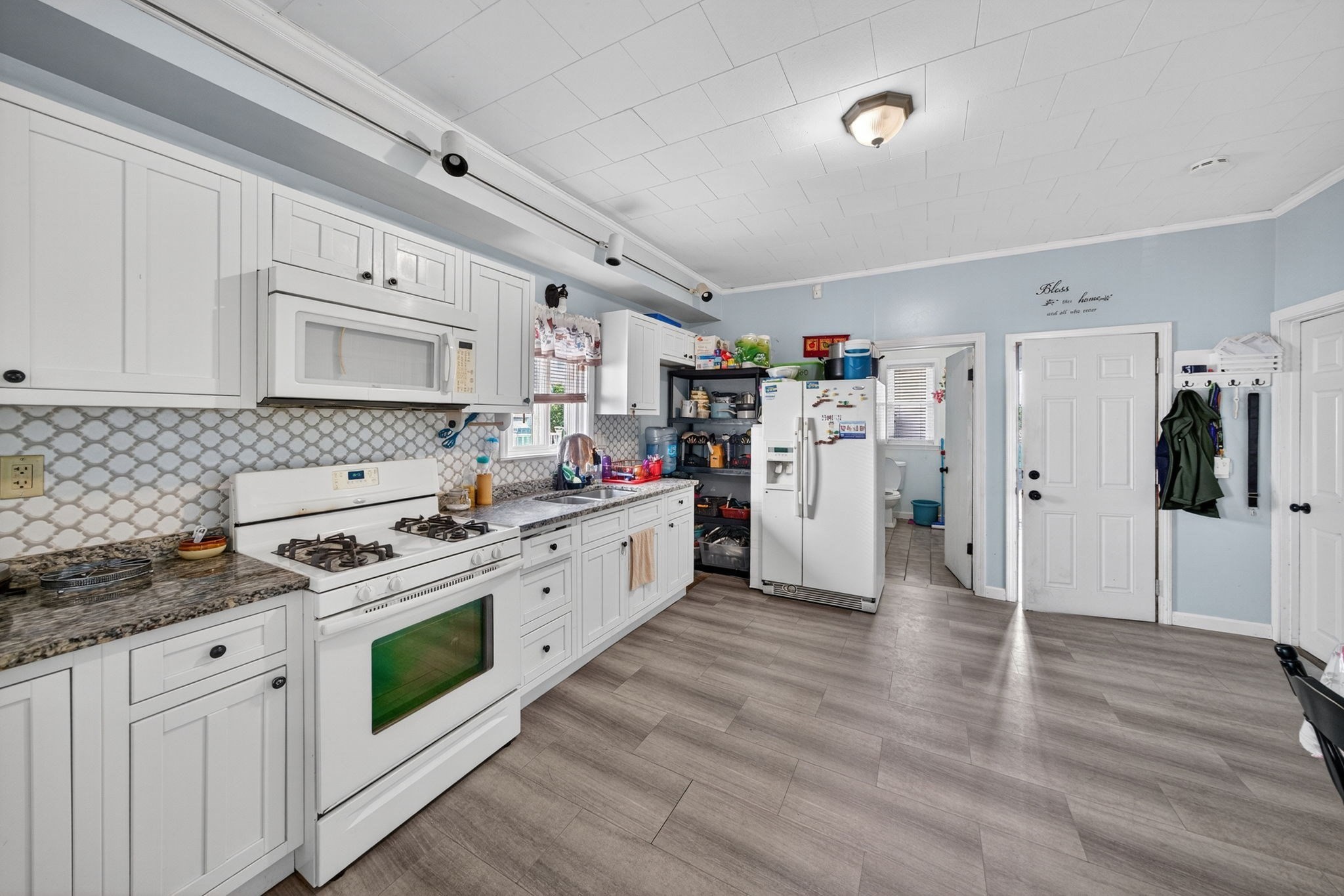new-bedford - #73414985