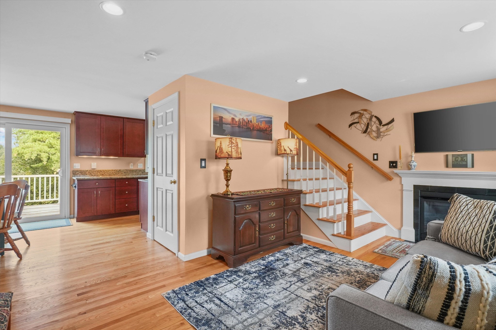 lynn - #73415062