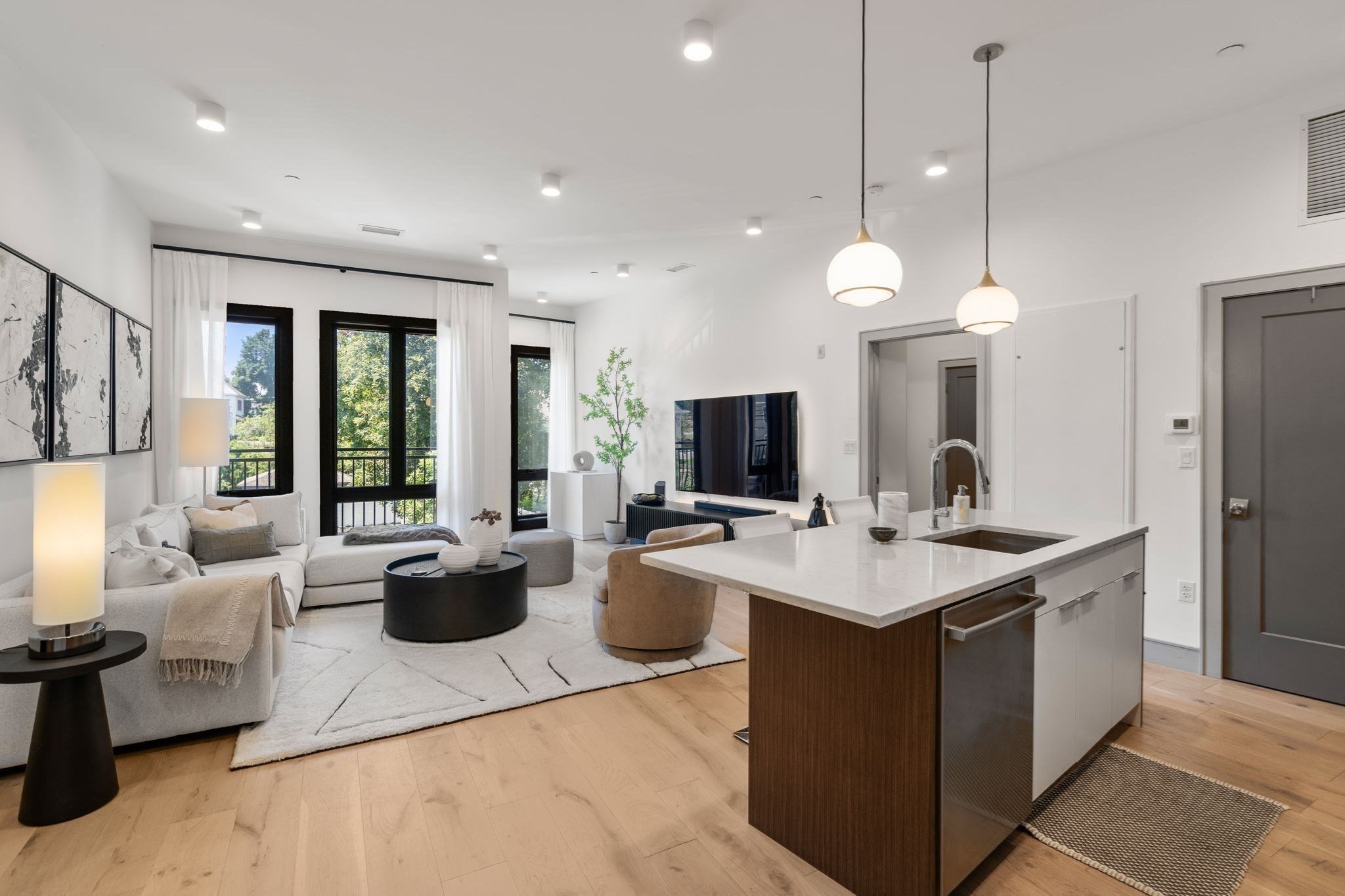 101 N. Beacon Unit 206, Watertown, MA 02472