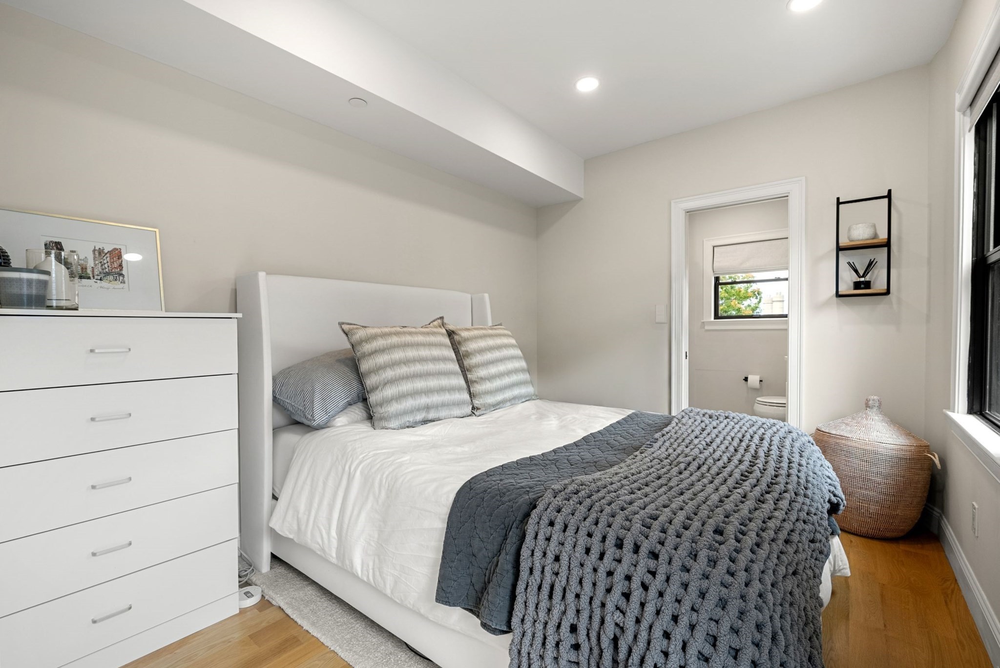 charlestown - #73415204