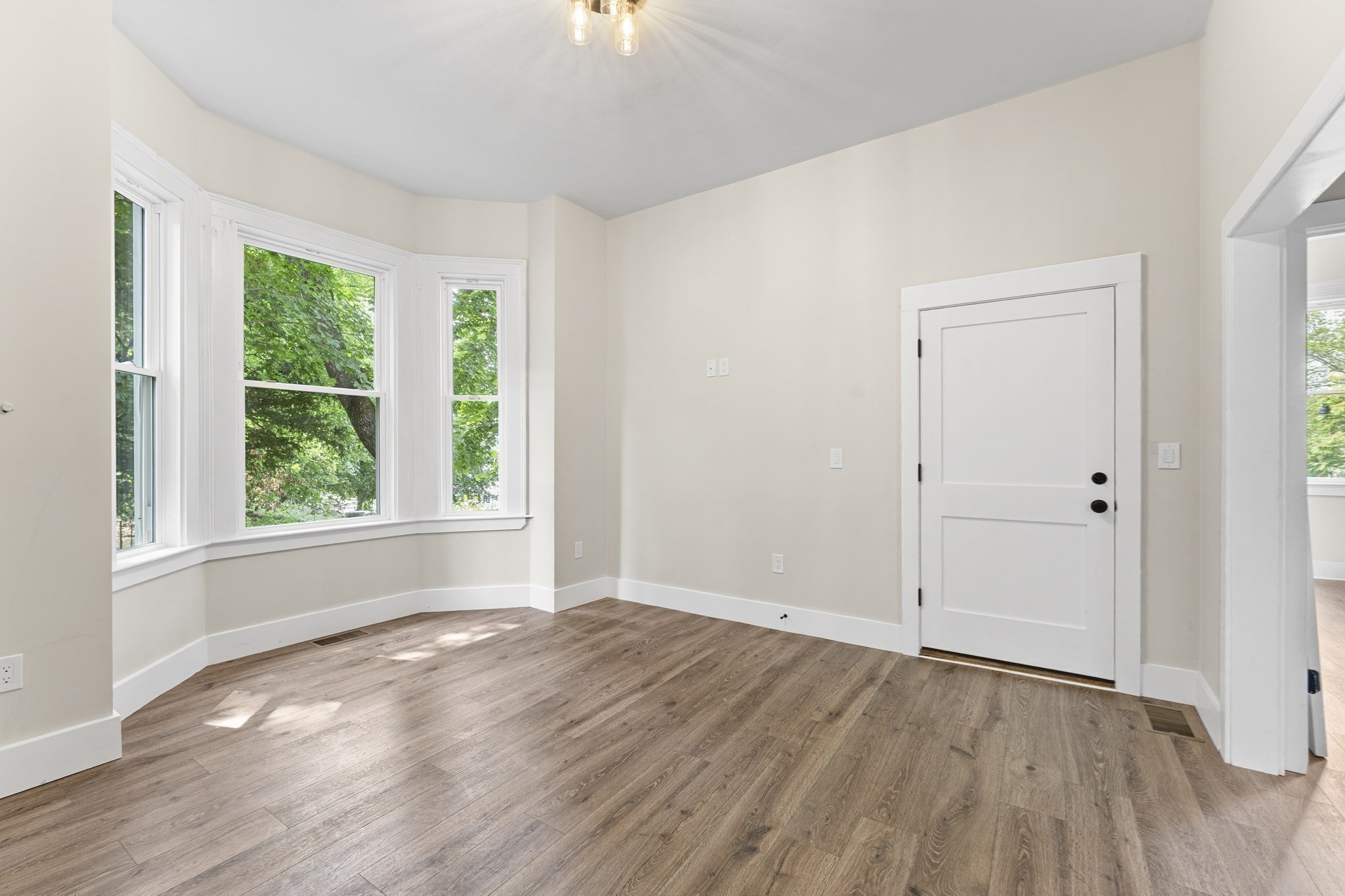 dorchester - #73415334