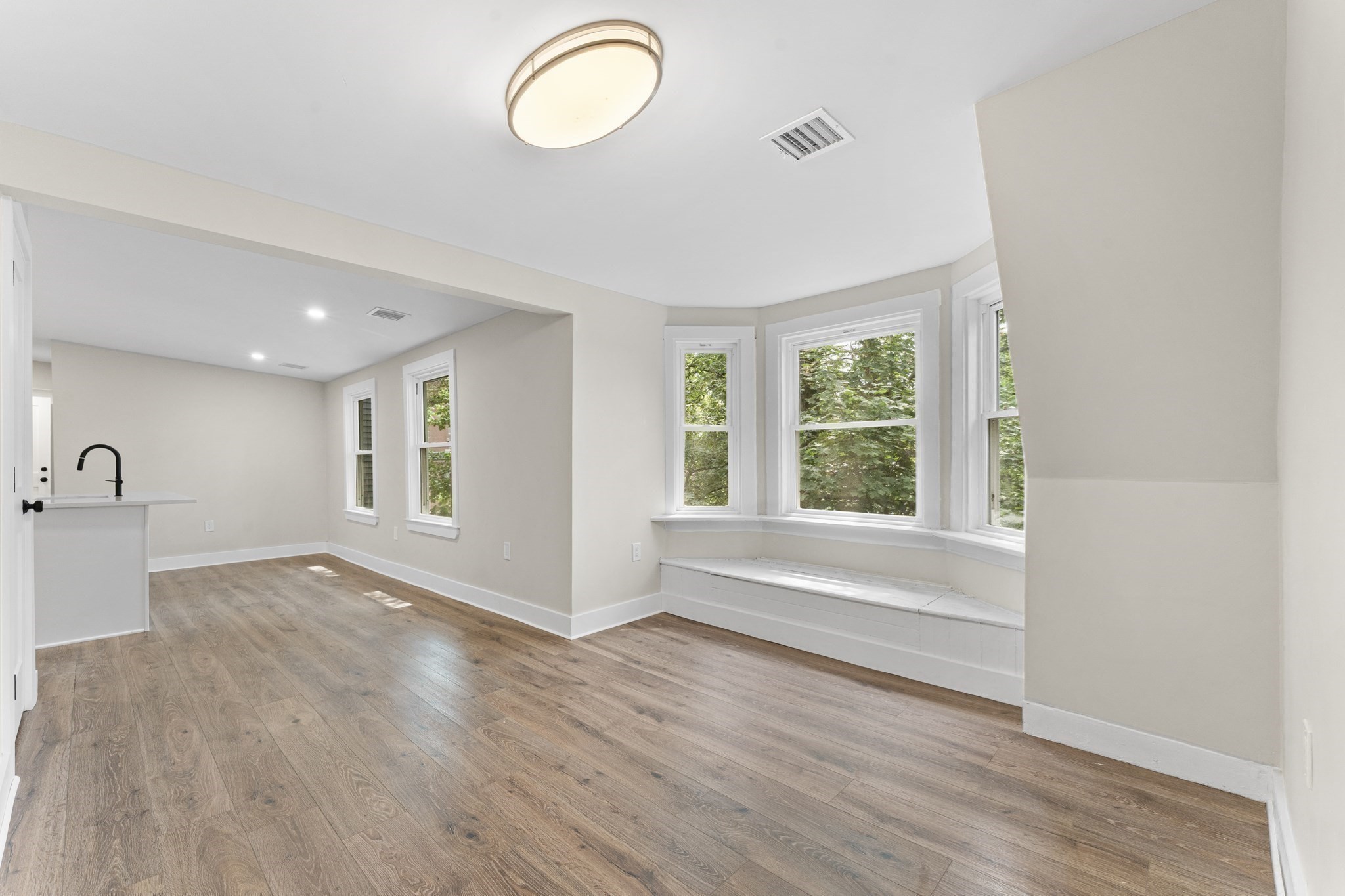 dorchester - #73415334