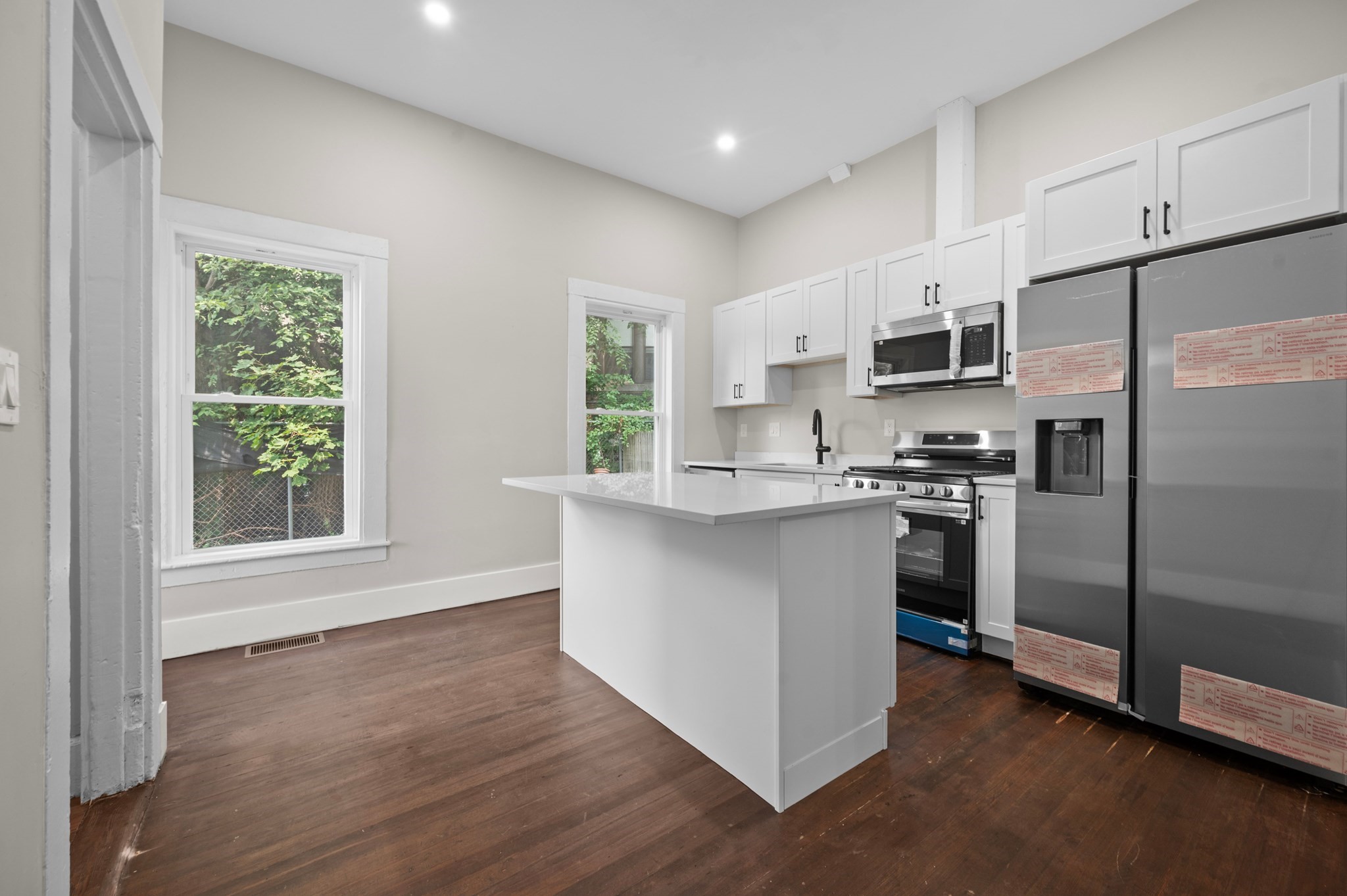 dorchester - #73415334