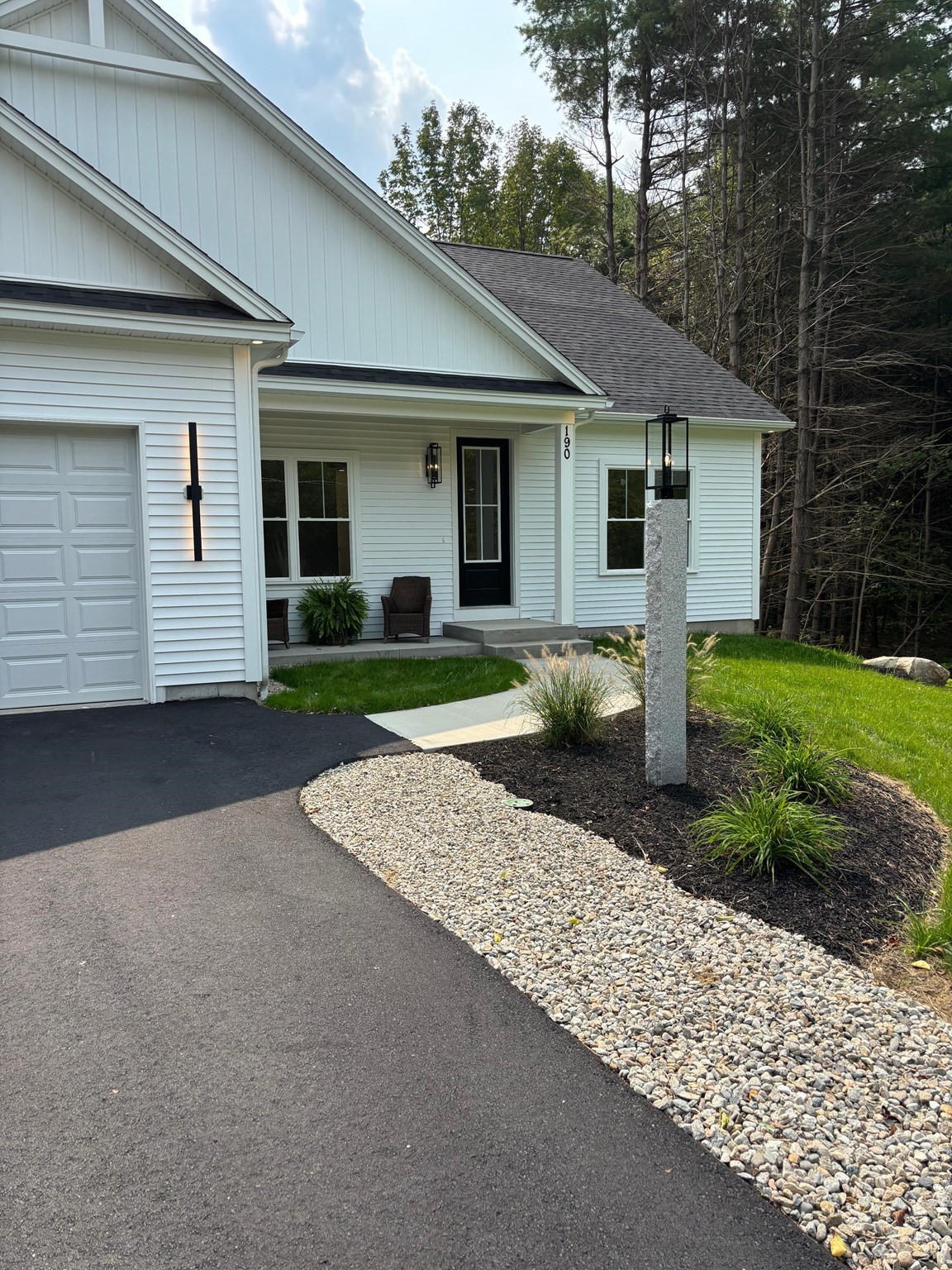 190 Whitins Rd, Sutton, MA 01590