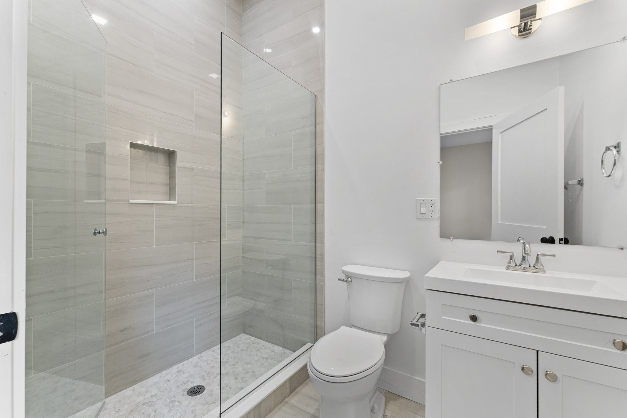 dorchester - #73415460