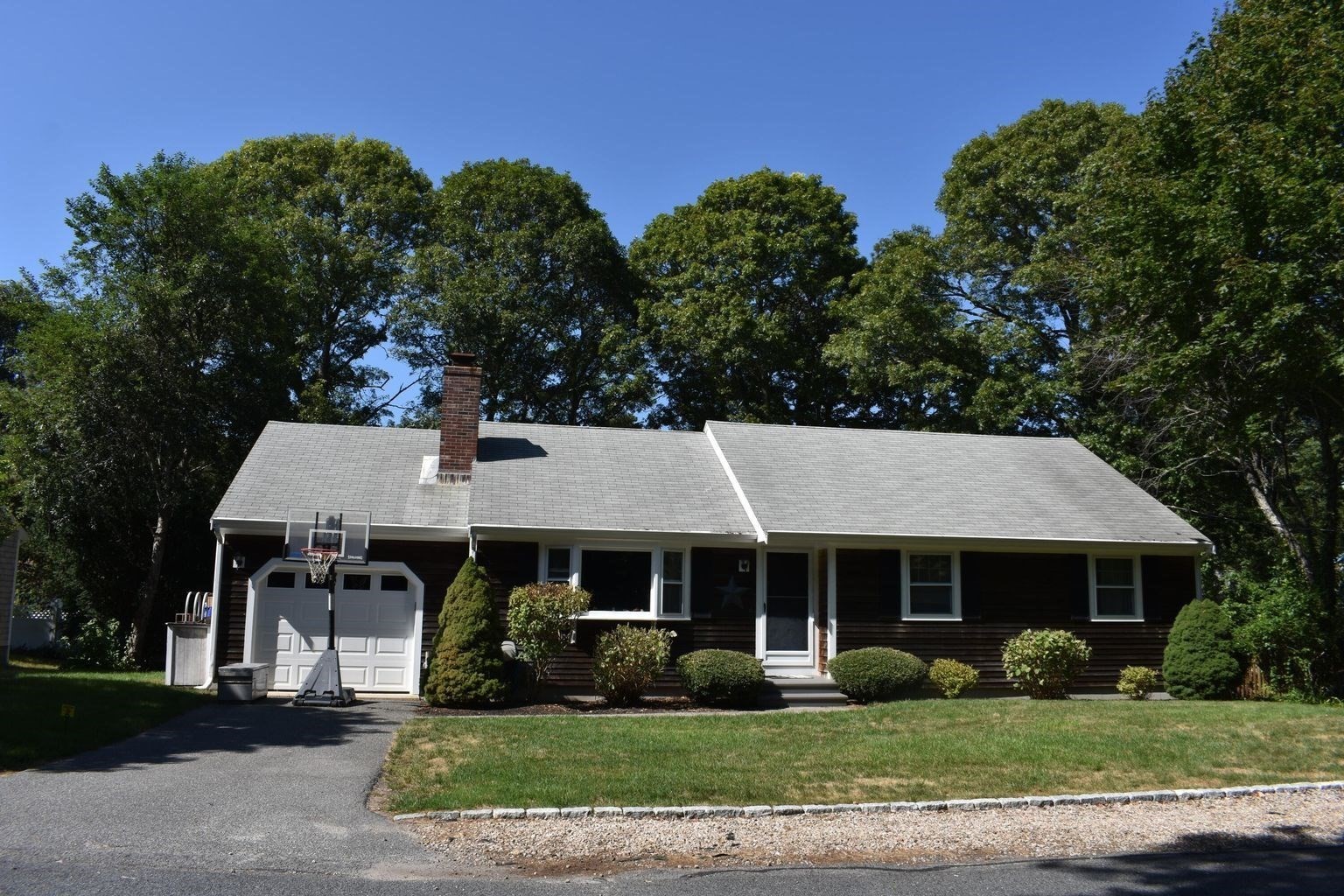 6 Hawthorn St, Dennis, MA 02660