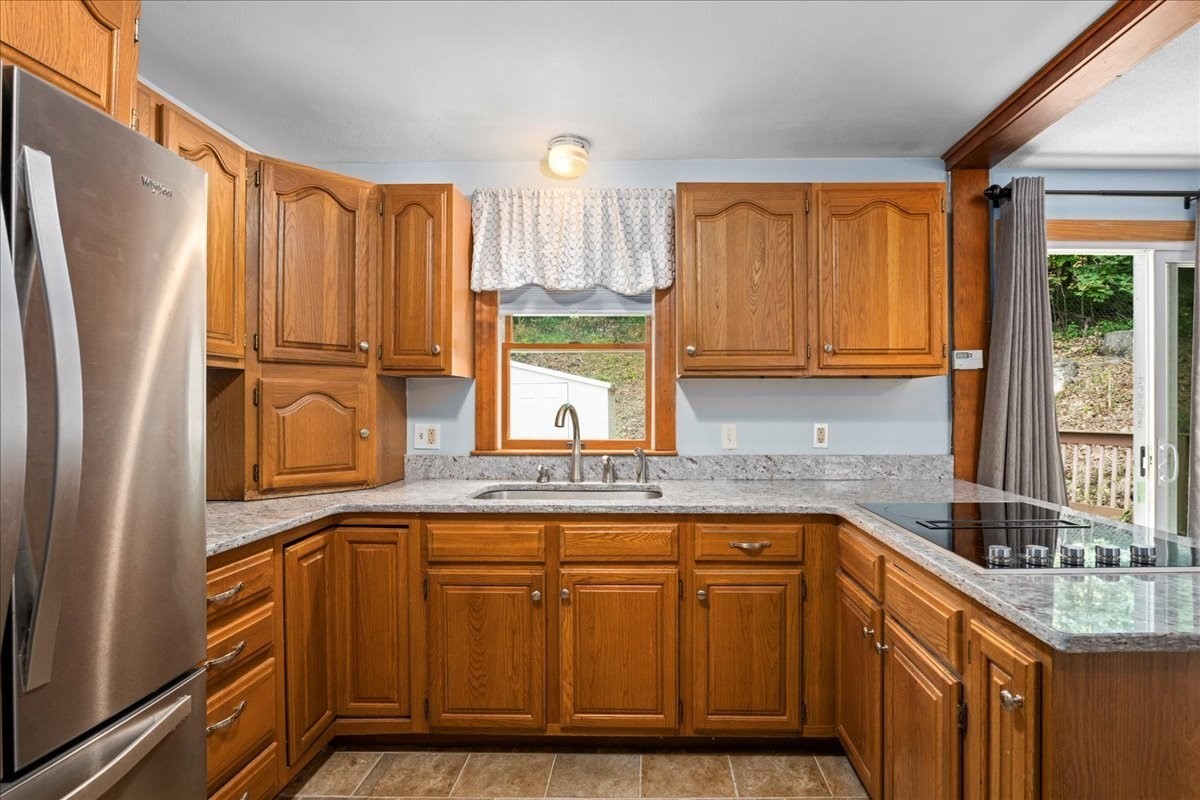 61 Elmwood St, Auburn, MA 01501 - Image 7