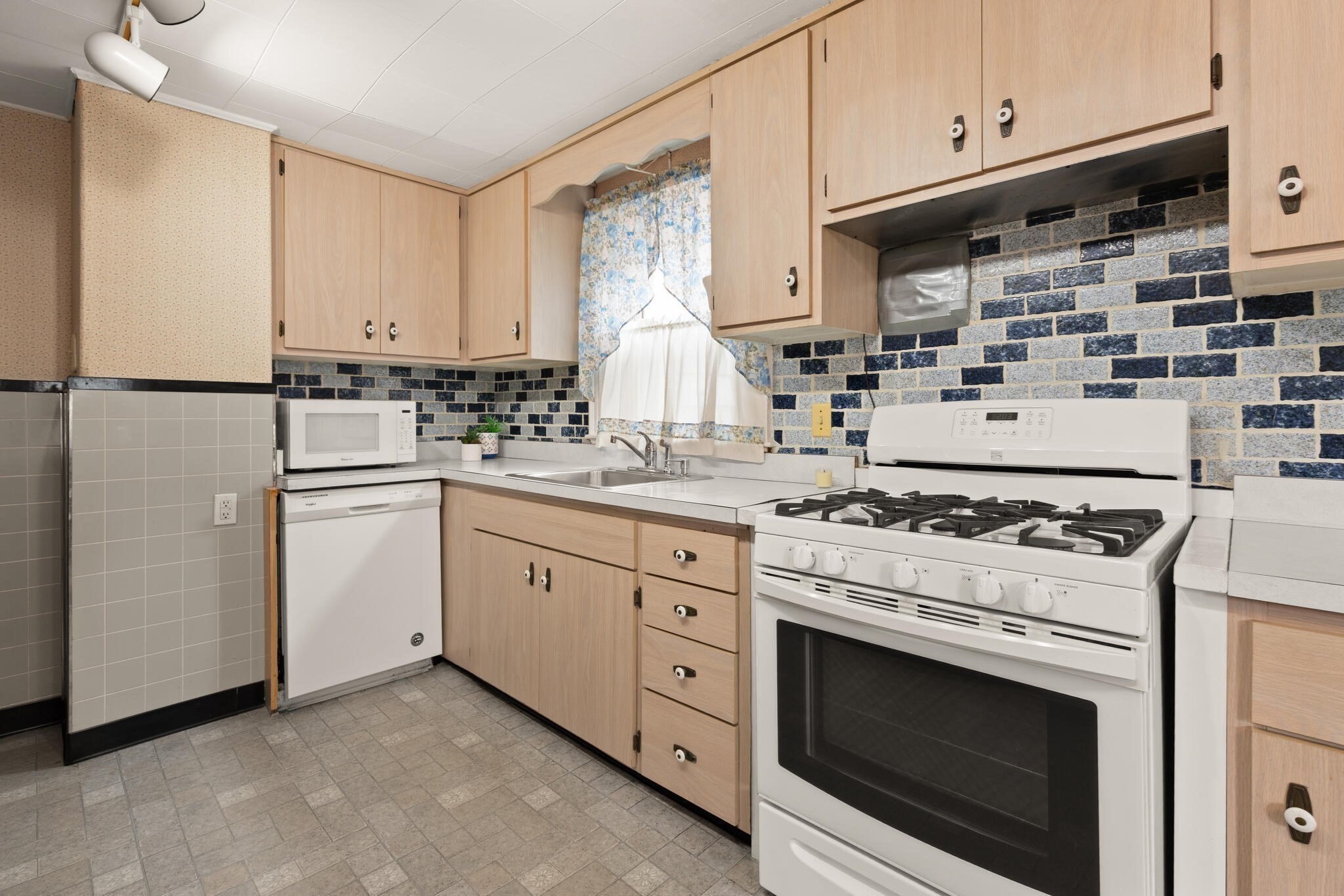 dedham - #73415588