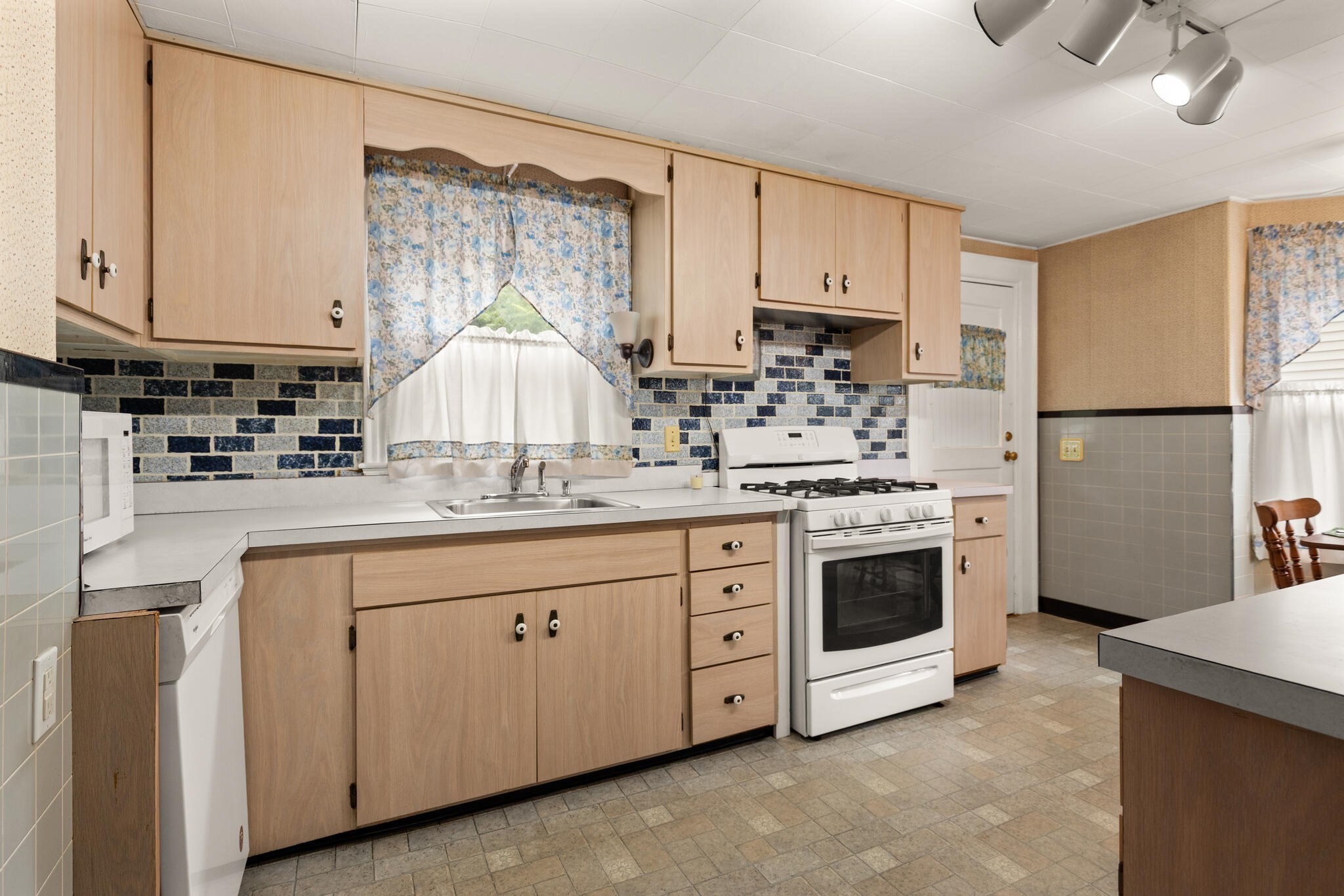 dedham - #73415588