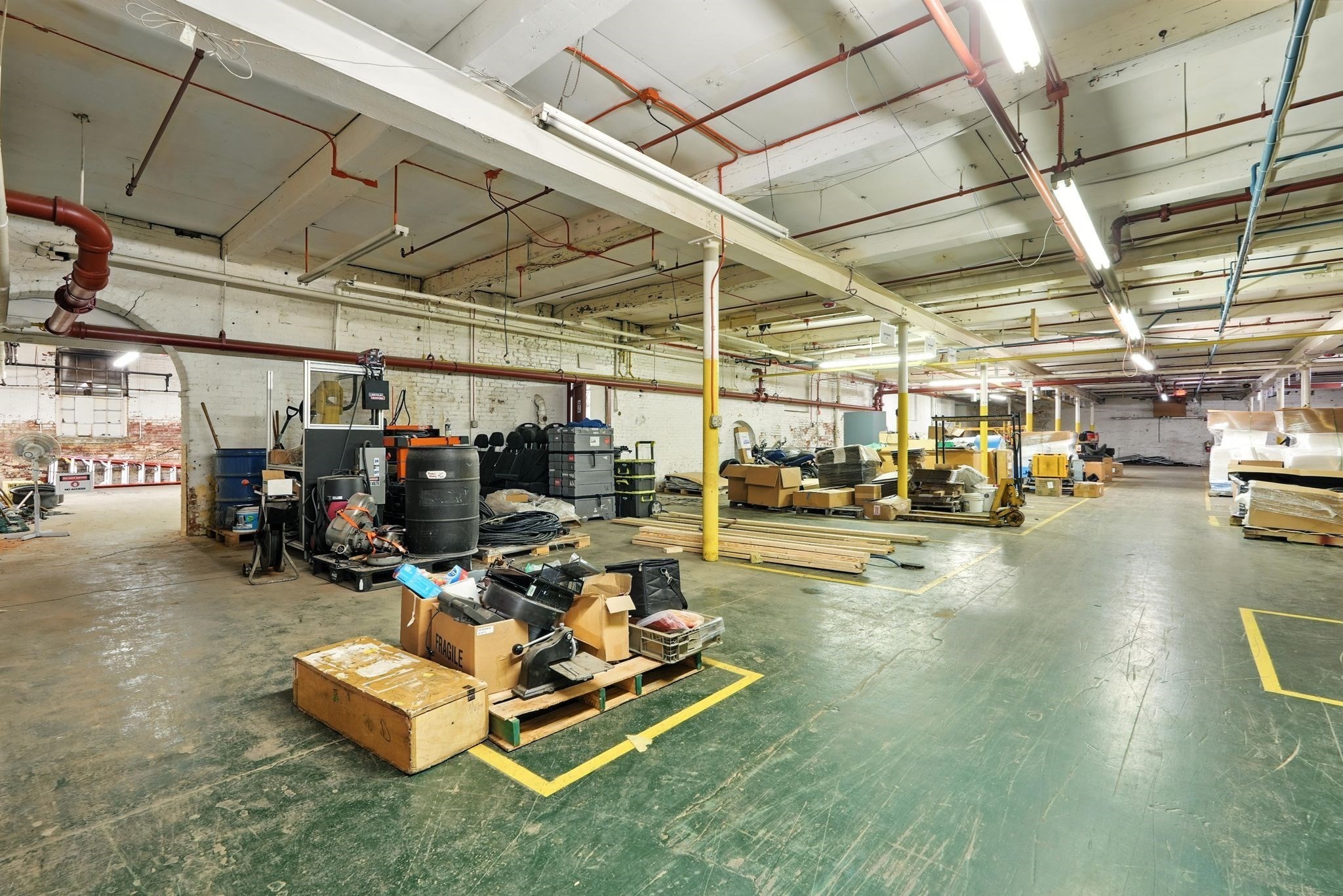 81 Sargeant St, Holyoke, MA 01040 - Image 11