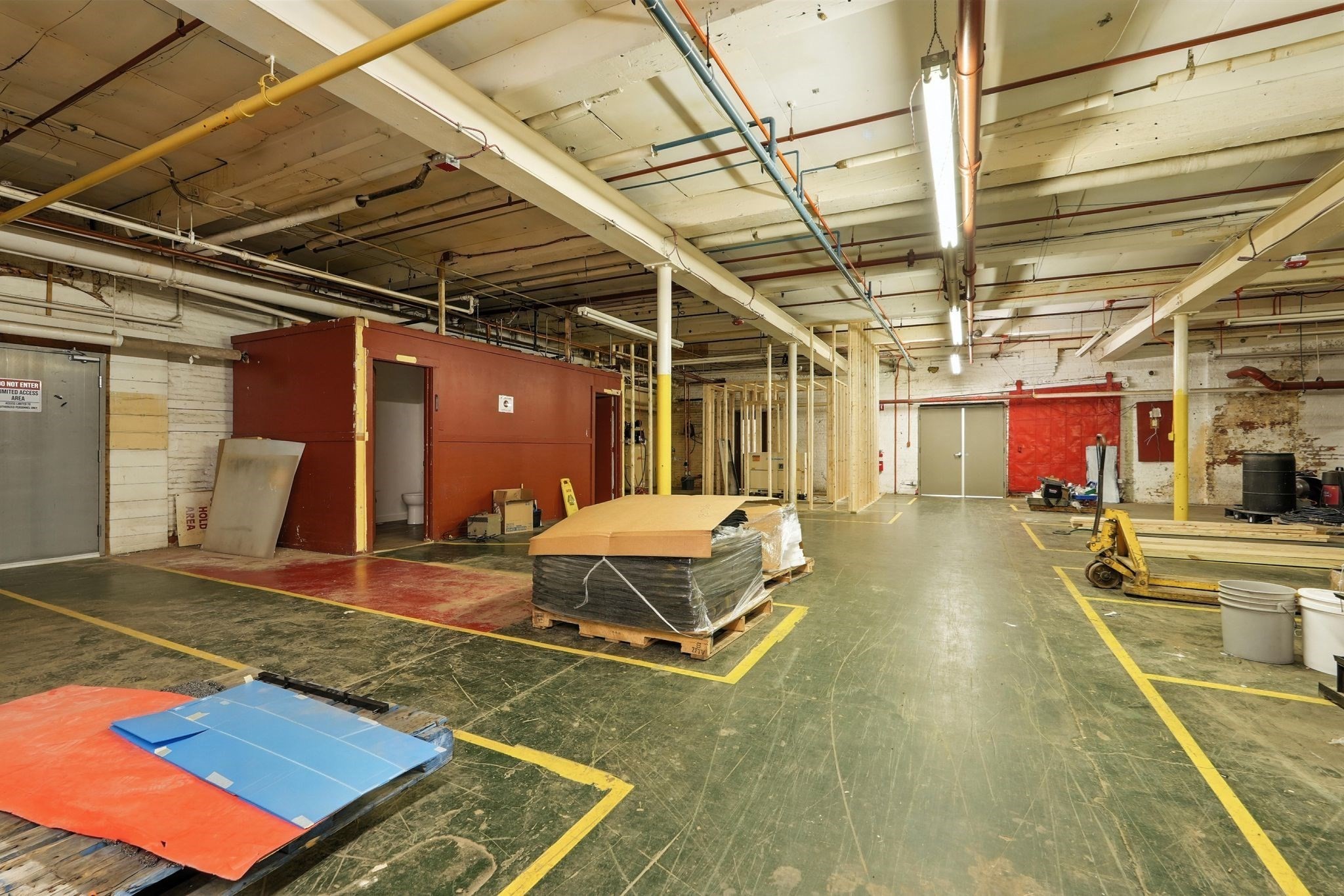 81 Sargeant St, Holyoke, MA 01040 - Image 12