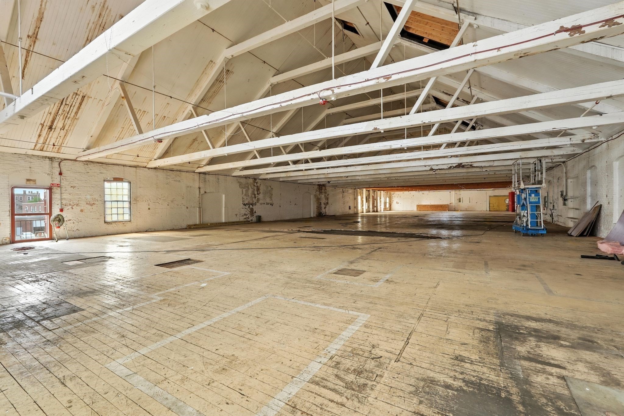 81 Sargeant St, Holyoke, MA 01040 - Image 18