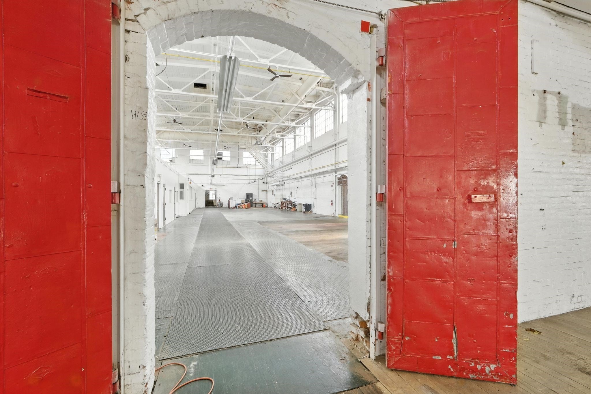 81 Sargeant St, Holyoke, MA 01040 - Image 19