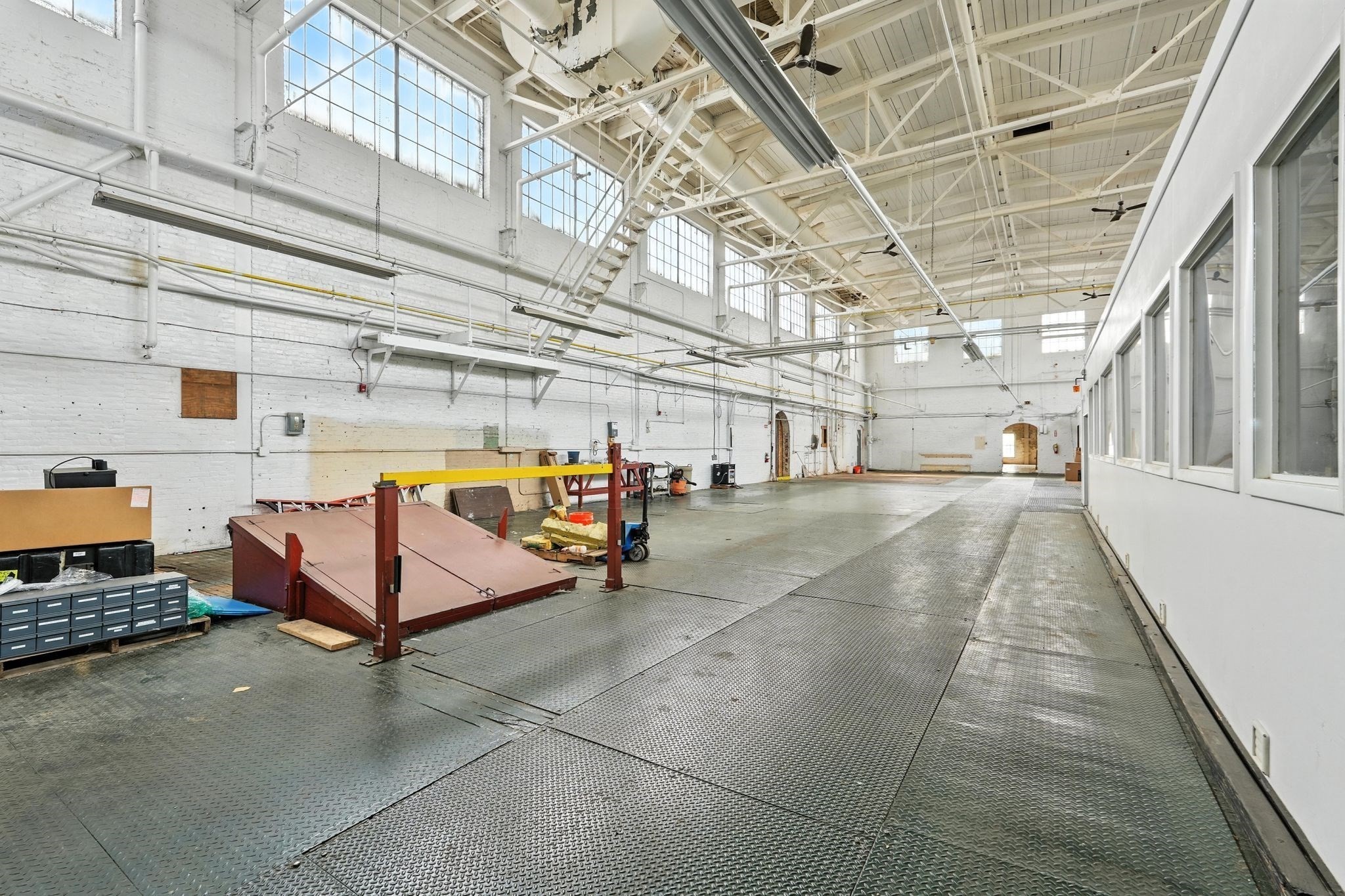 81 Sargeant St, Holyoke, MA 01040 - Image 23