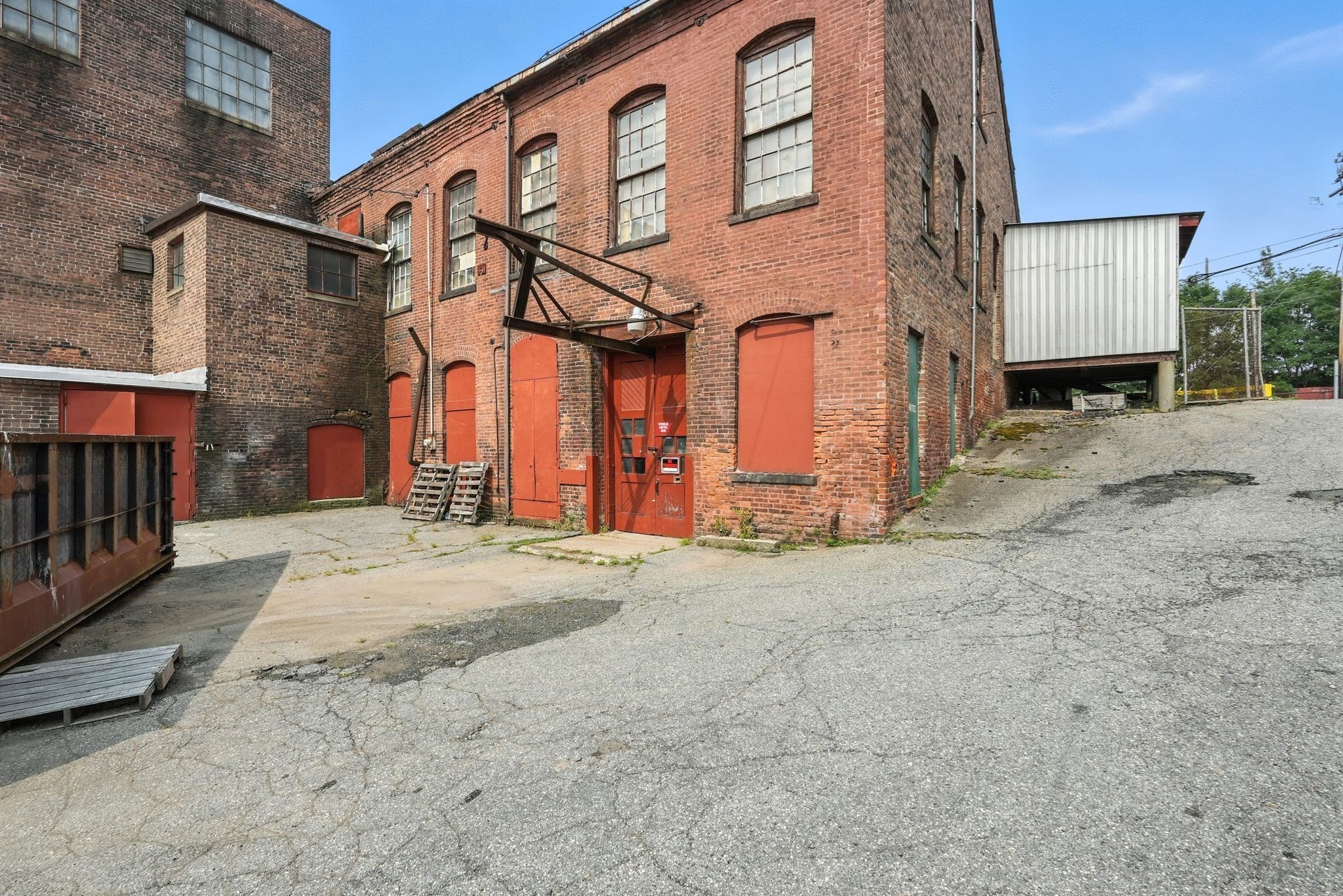 81 Sargeant St, Holyoke, MA 01040 - Image 26