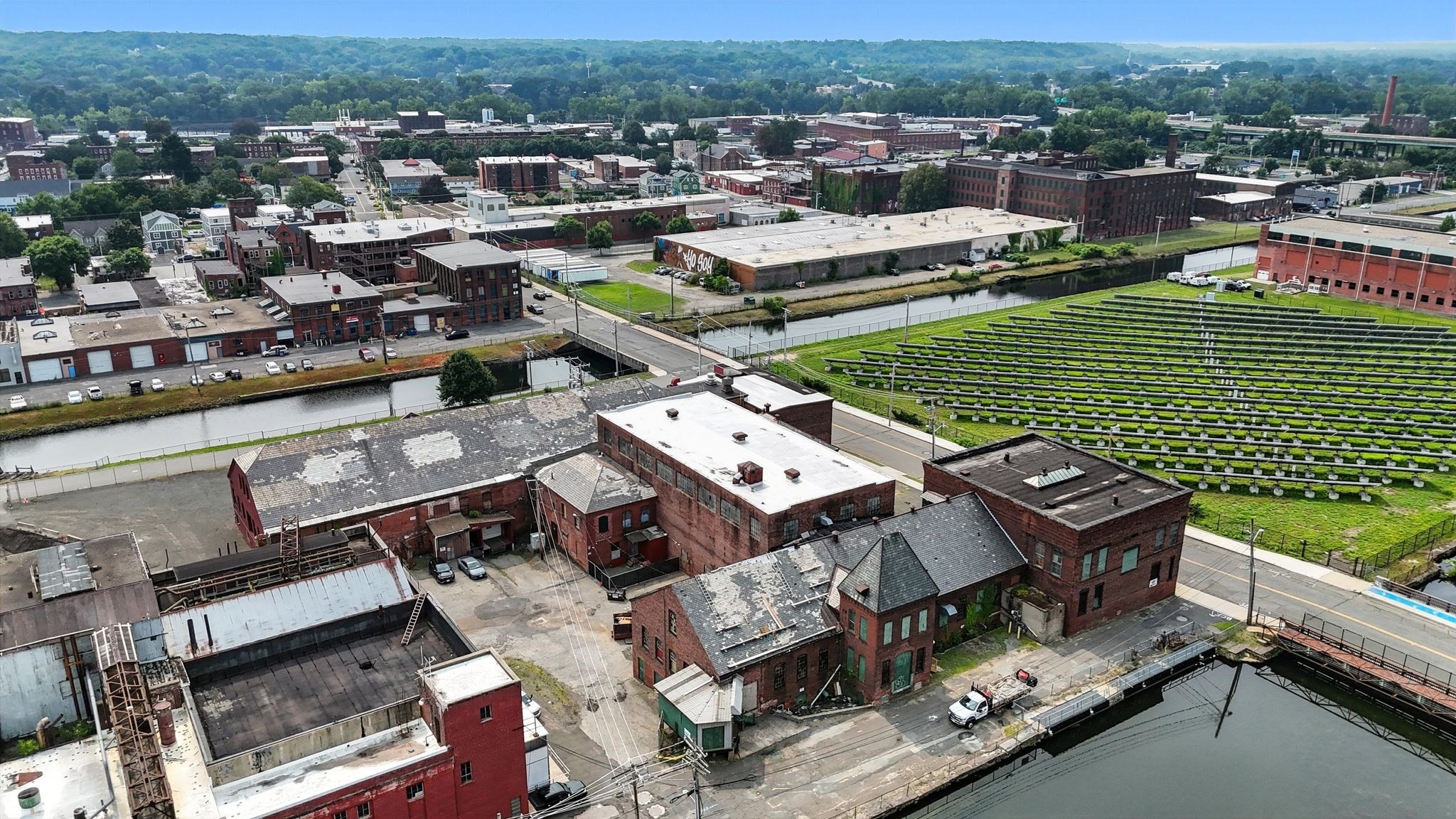 81 Sargeant St, Holyoke, MA 01040 - Image 33