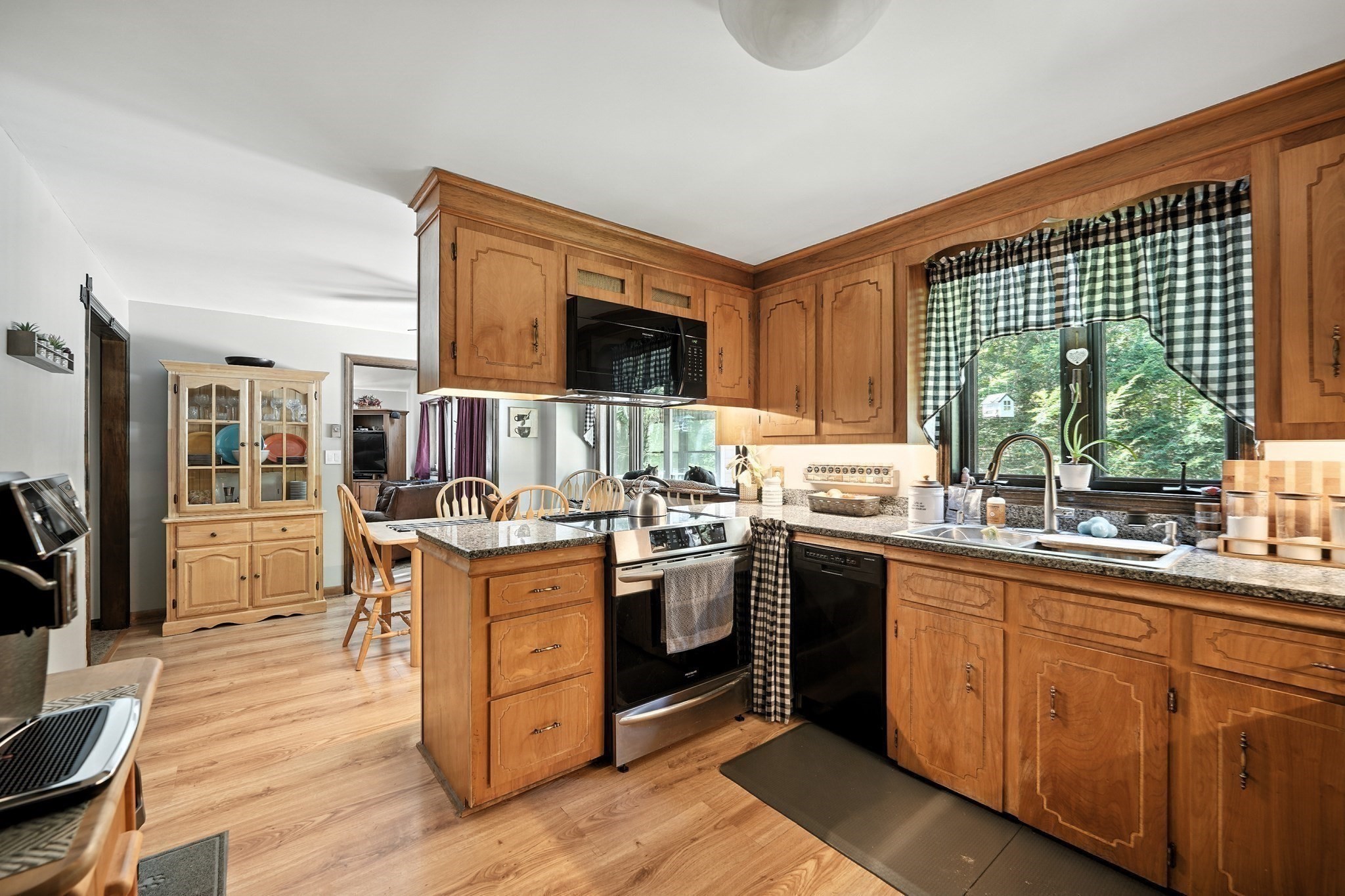 504 Alpine Dr, Southbridge, MA 01550 - Image 12