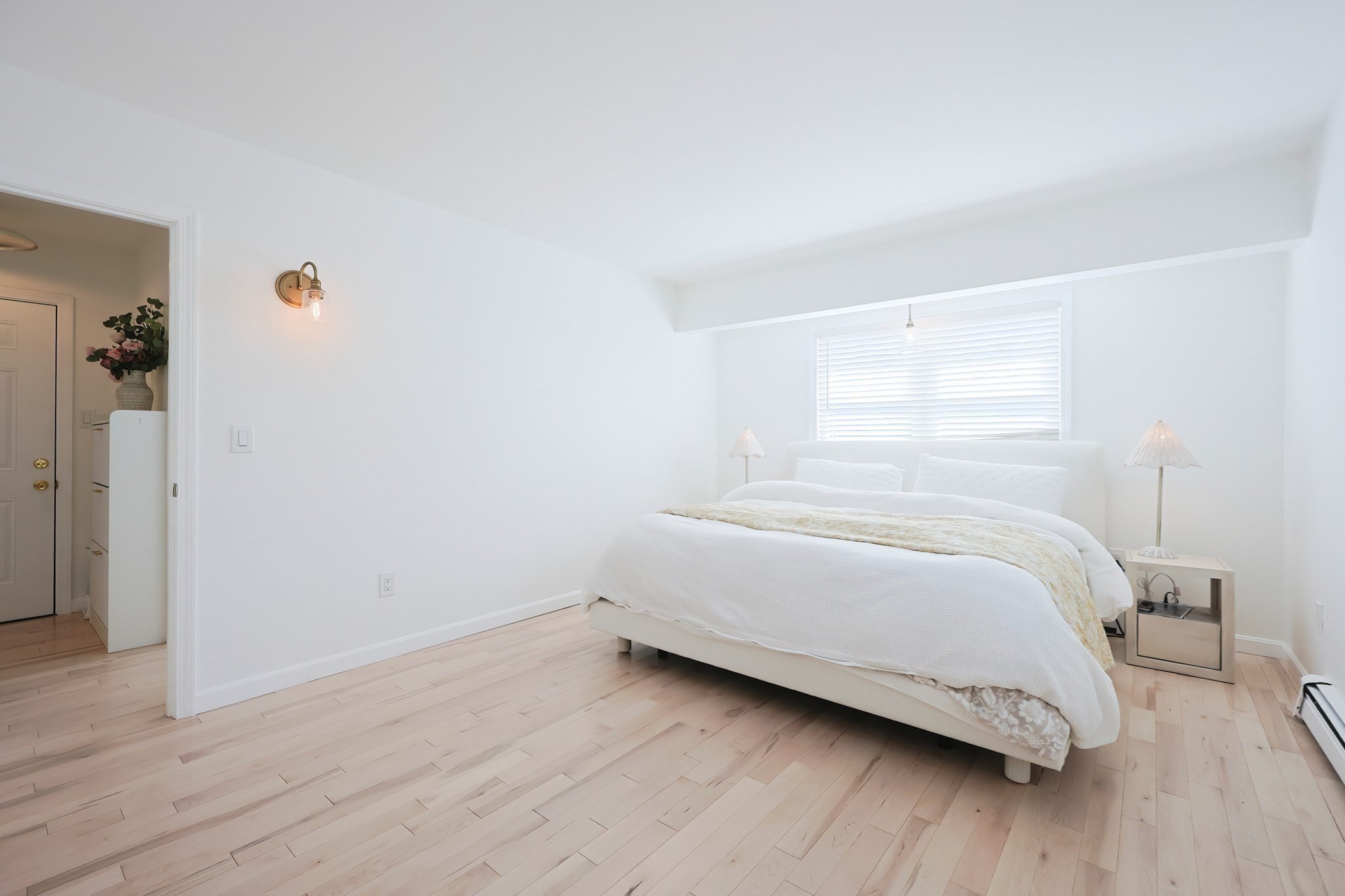 dorchester - #73415778