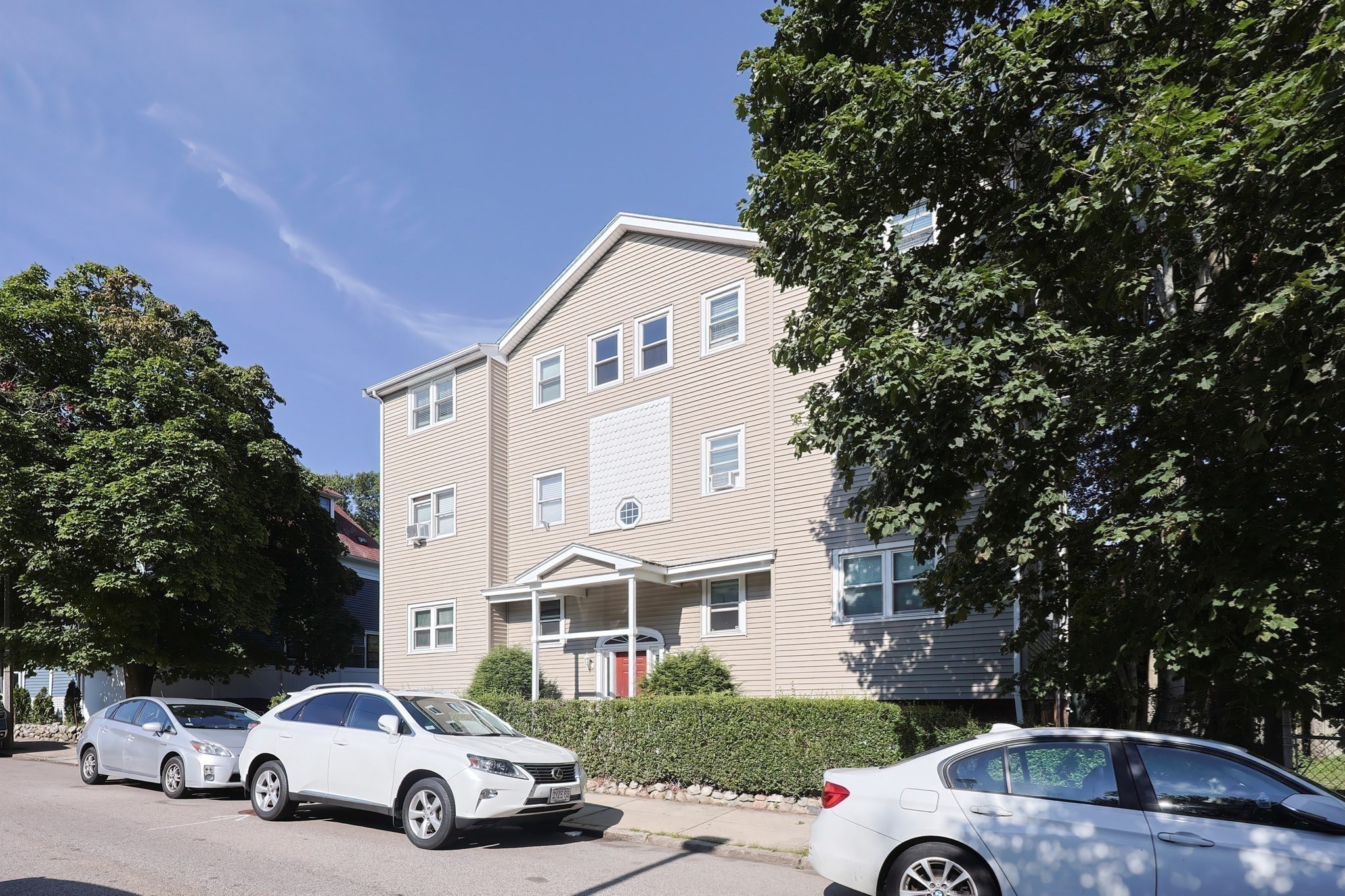 dorchester - #73415778