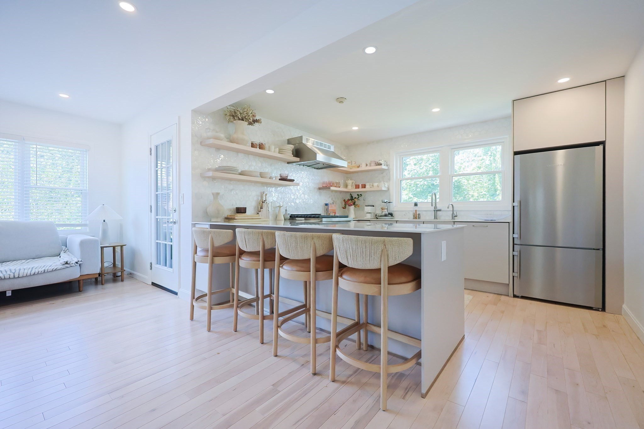dorchester - #73415778
