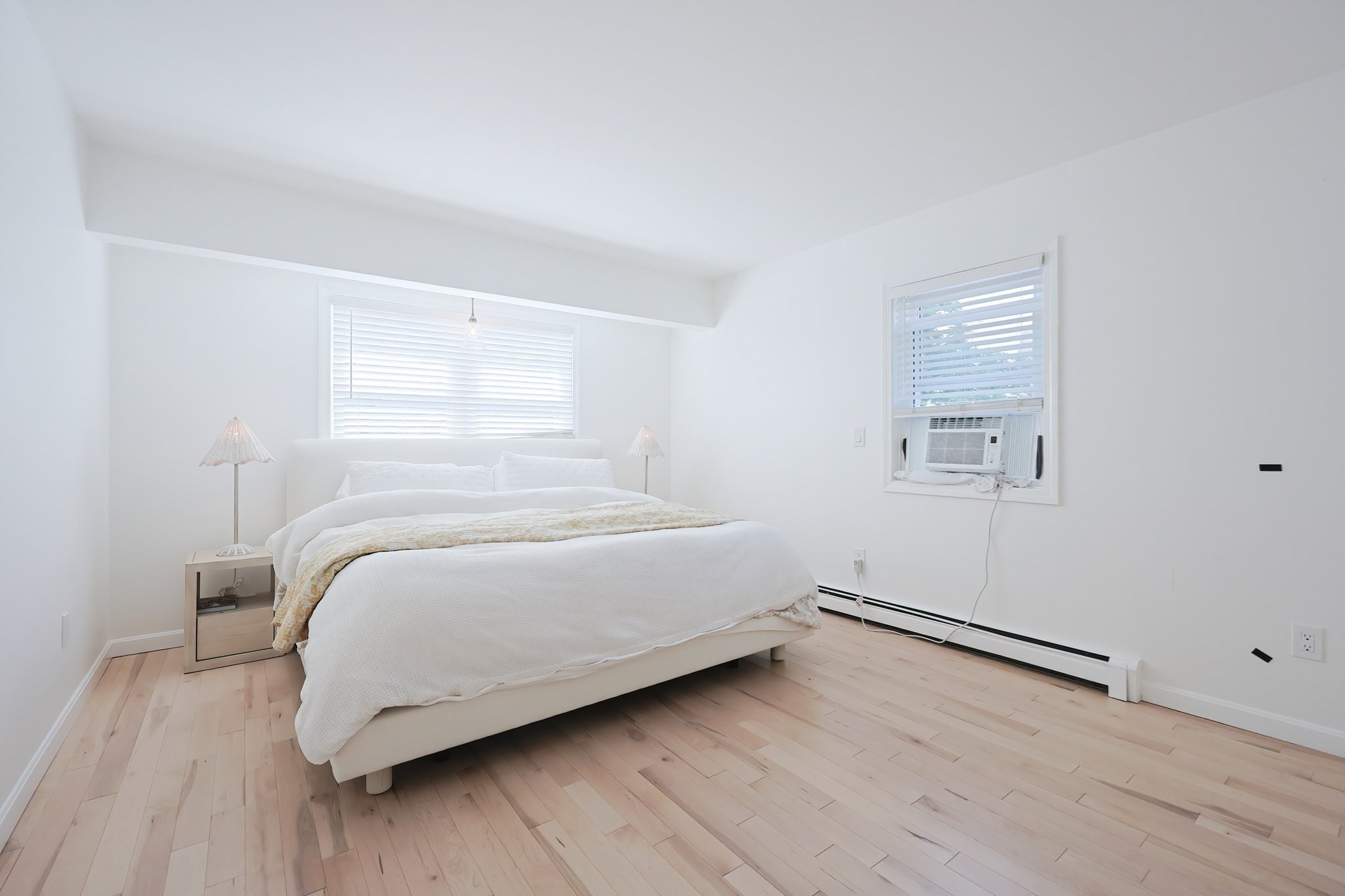 dorchester - #73415778