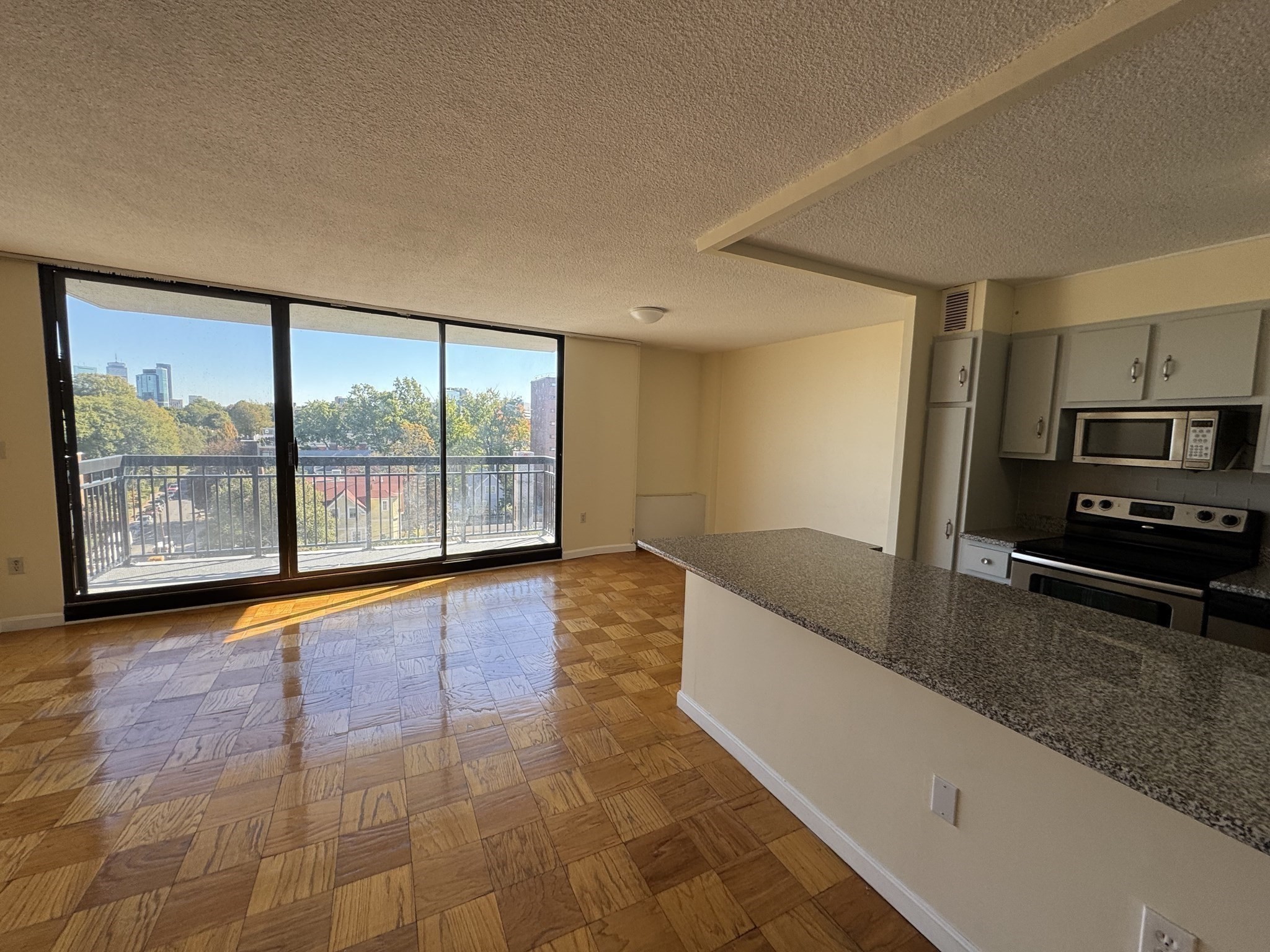 50 Longwood Ave Unit 712, Brookline, MA 02446