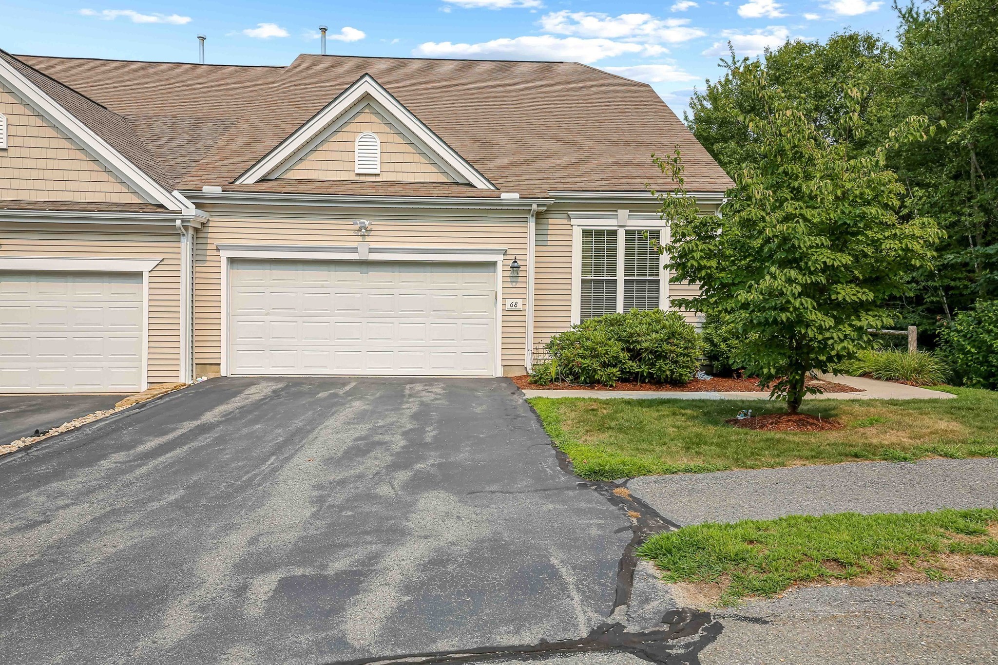 68 Buttercup Ln #68, Grafton, MA 01560