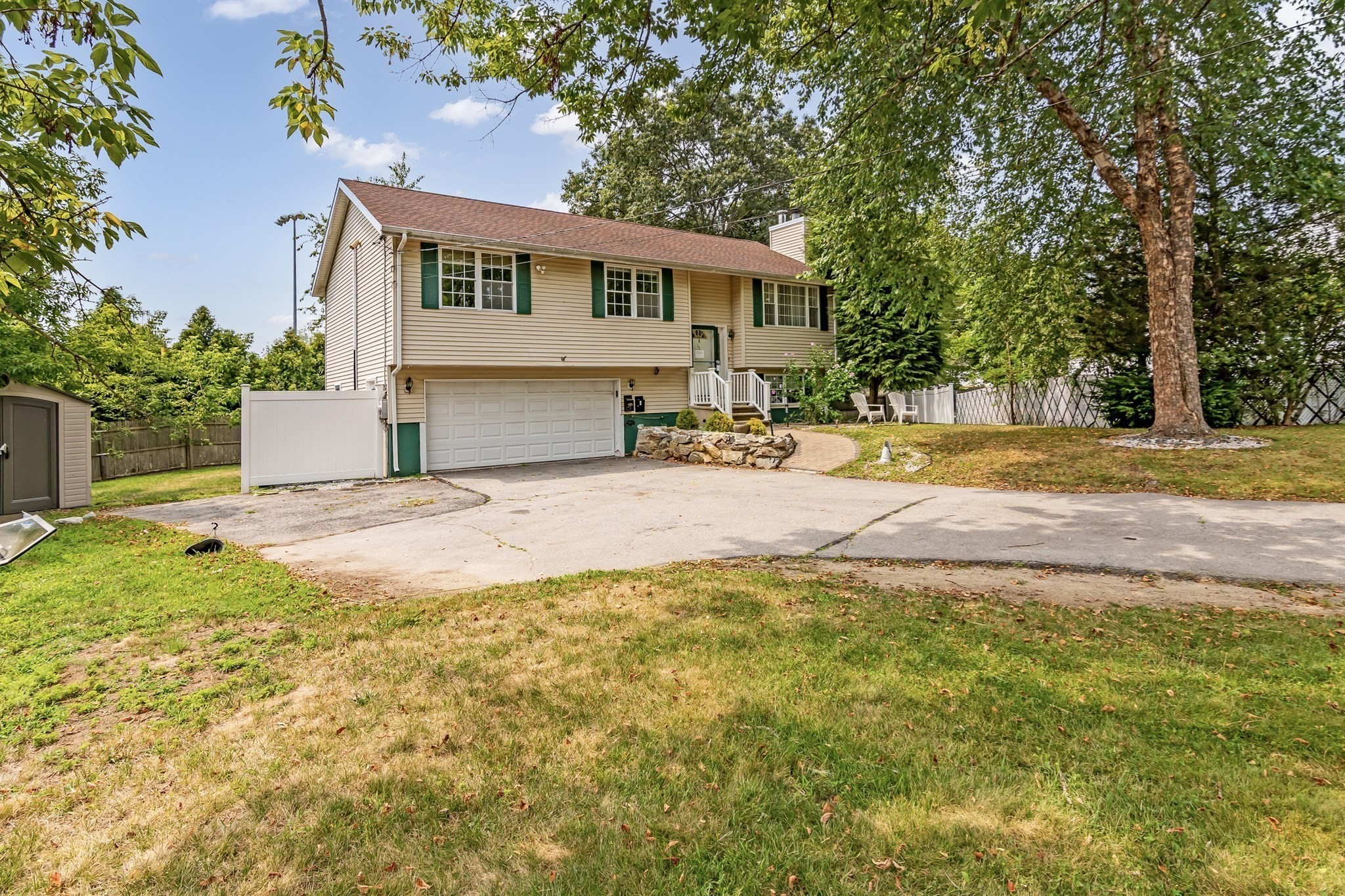 156 Mount Vernon St, Lawrence, MA 01843