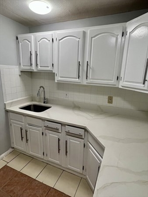 590 American Legion Hwy, Apt 5