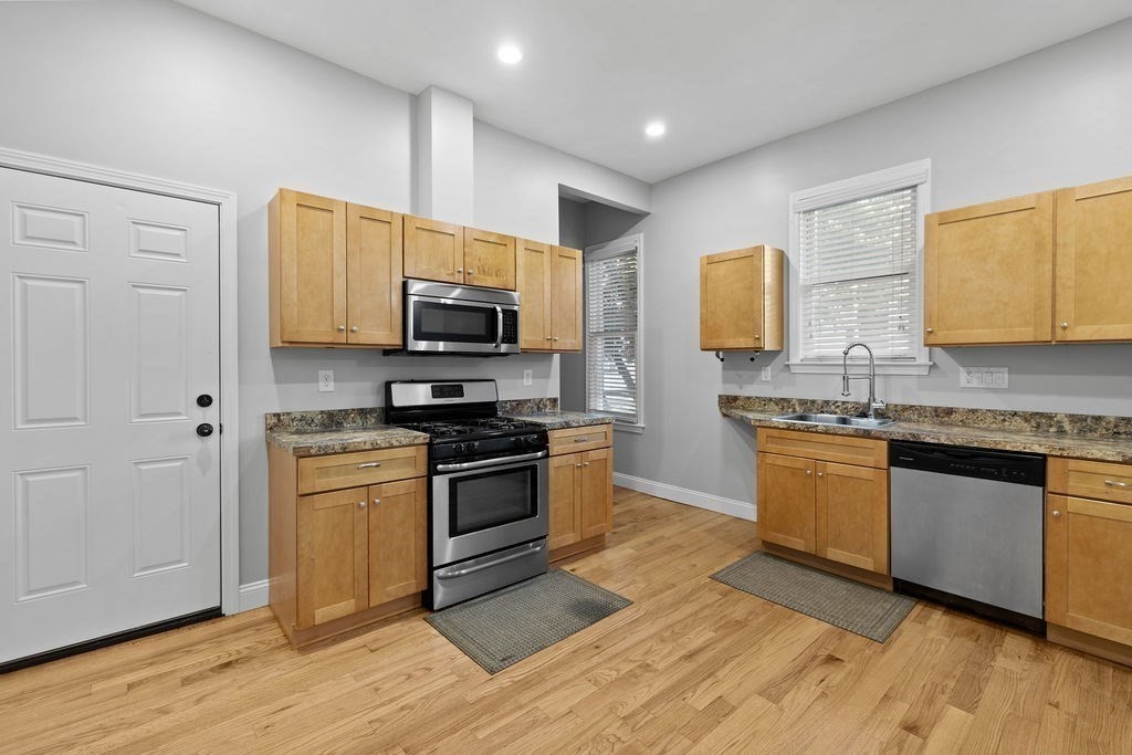 roxbury - #73416136