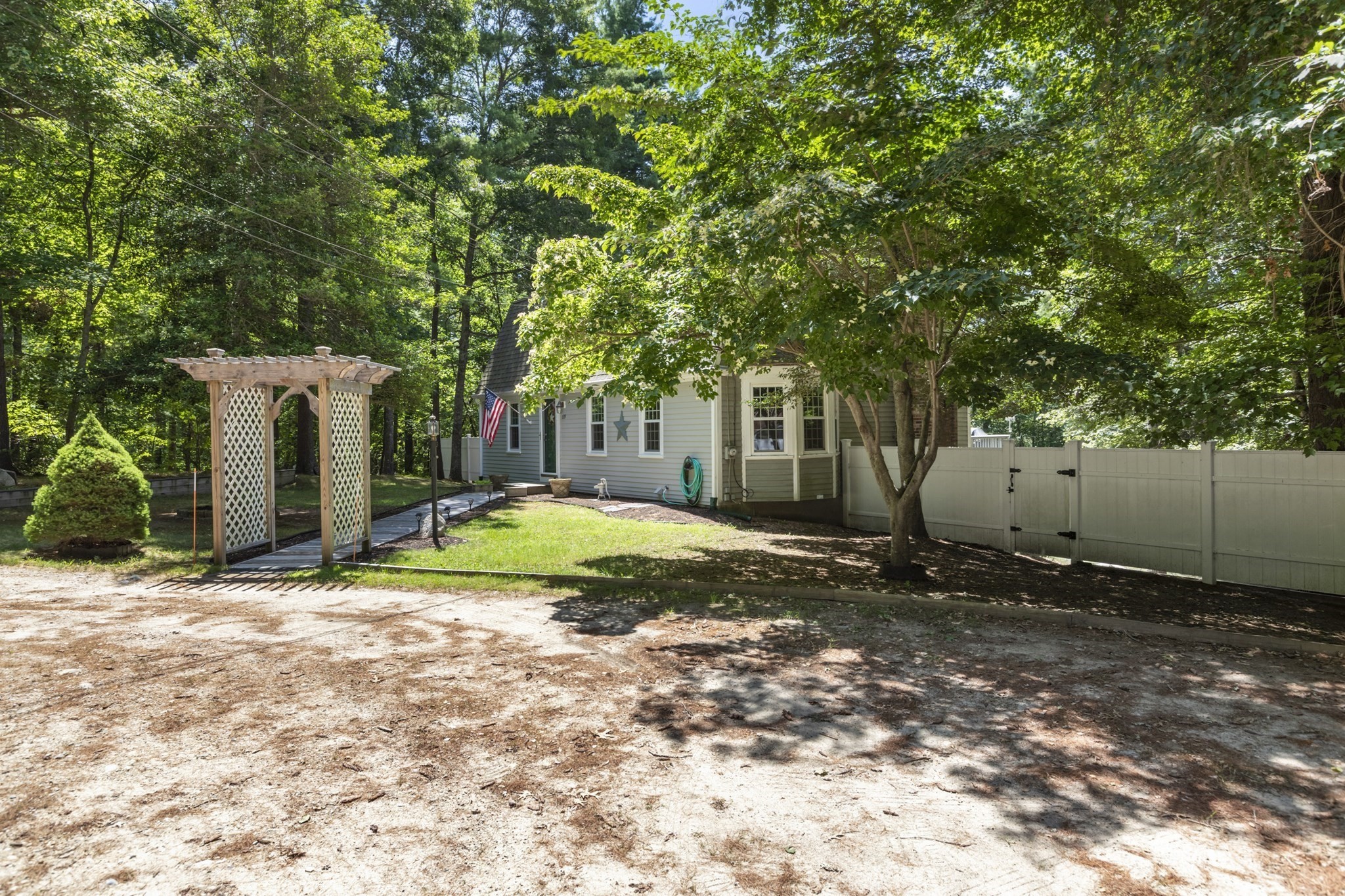 139 Walnut Plain, Rochester, MA 02770