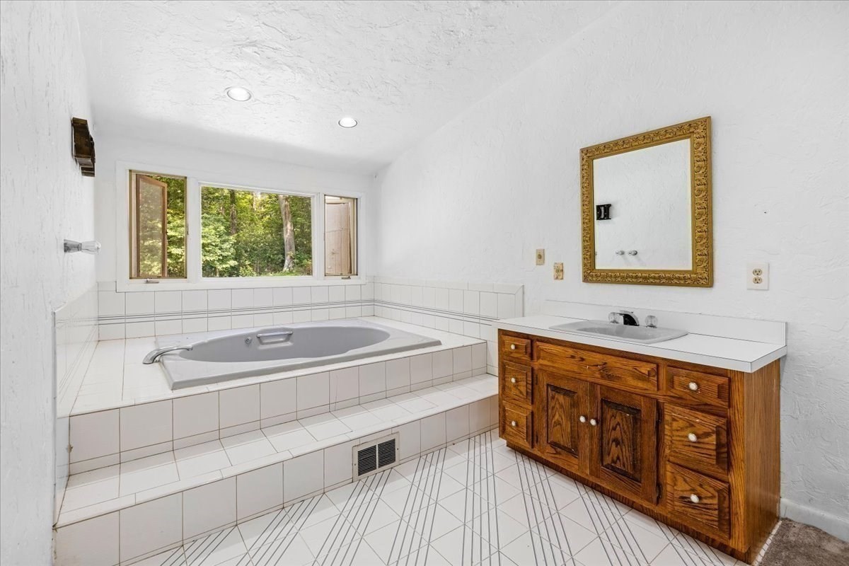 framingham - #73416254