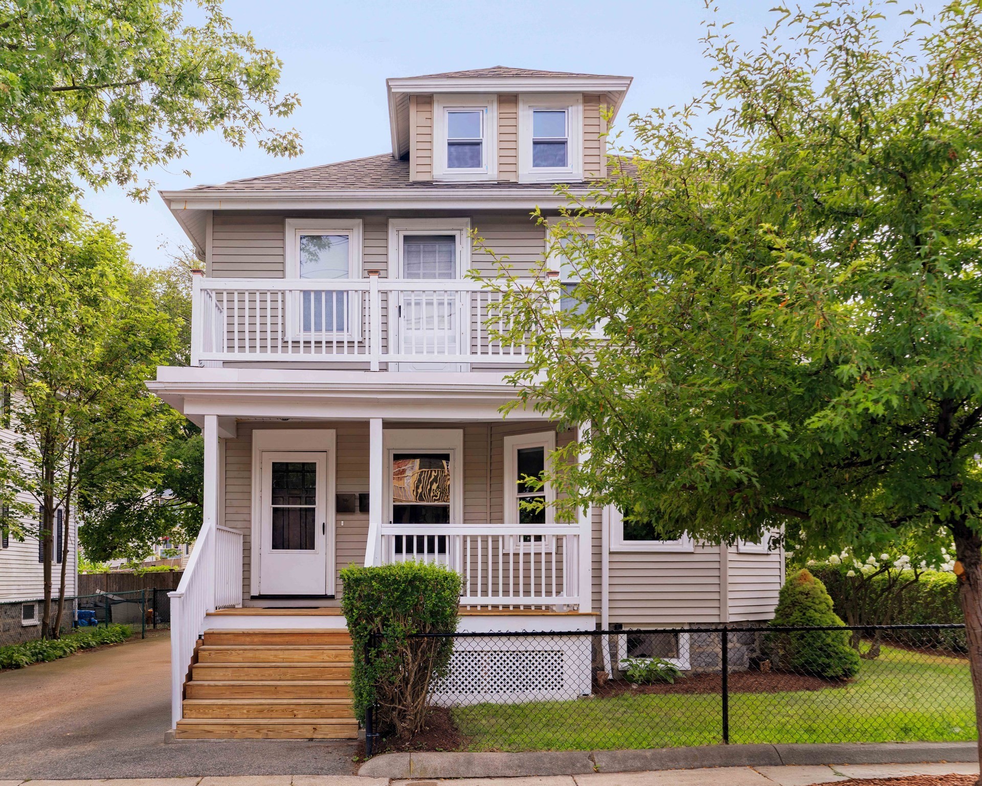 dorchester - #73416258