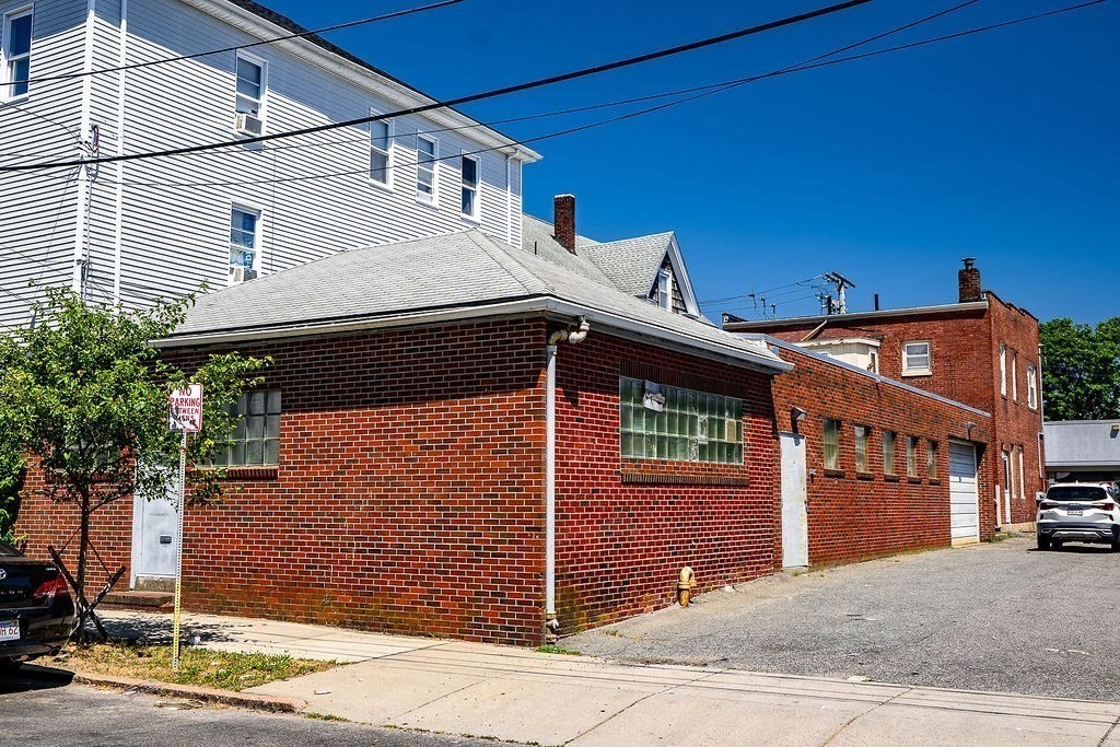 272 Sawyer St, New Bedford, MA 02746 - Image 2