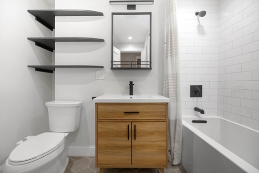 1011 Beacon Street, Apt 4