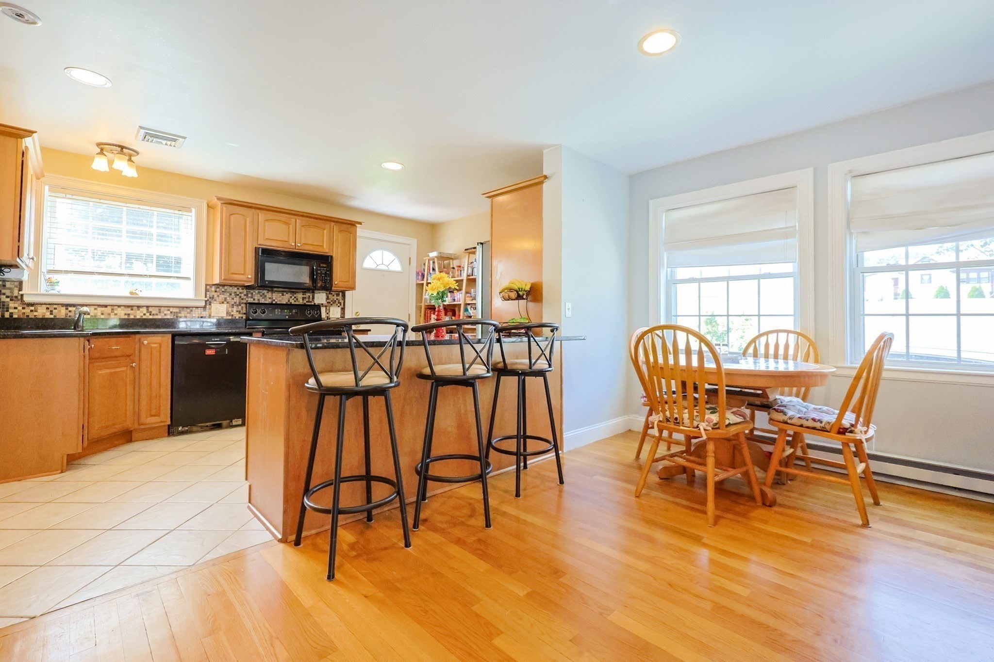 8 Whitins Rd, Sutton, MA 01590 - Image 2