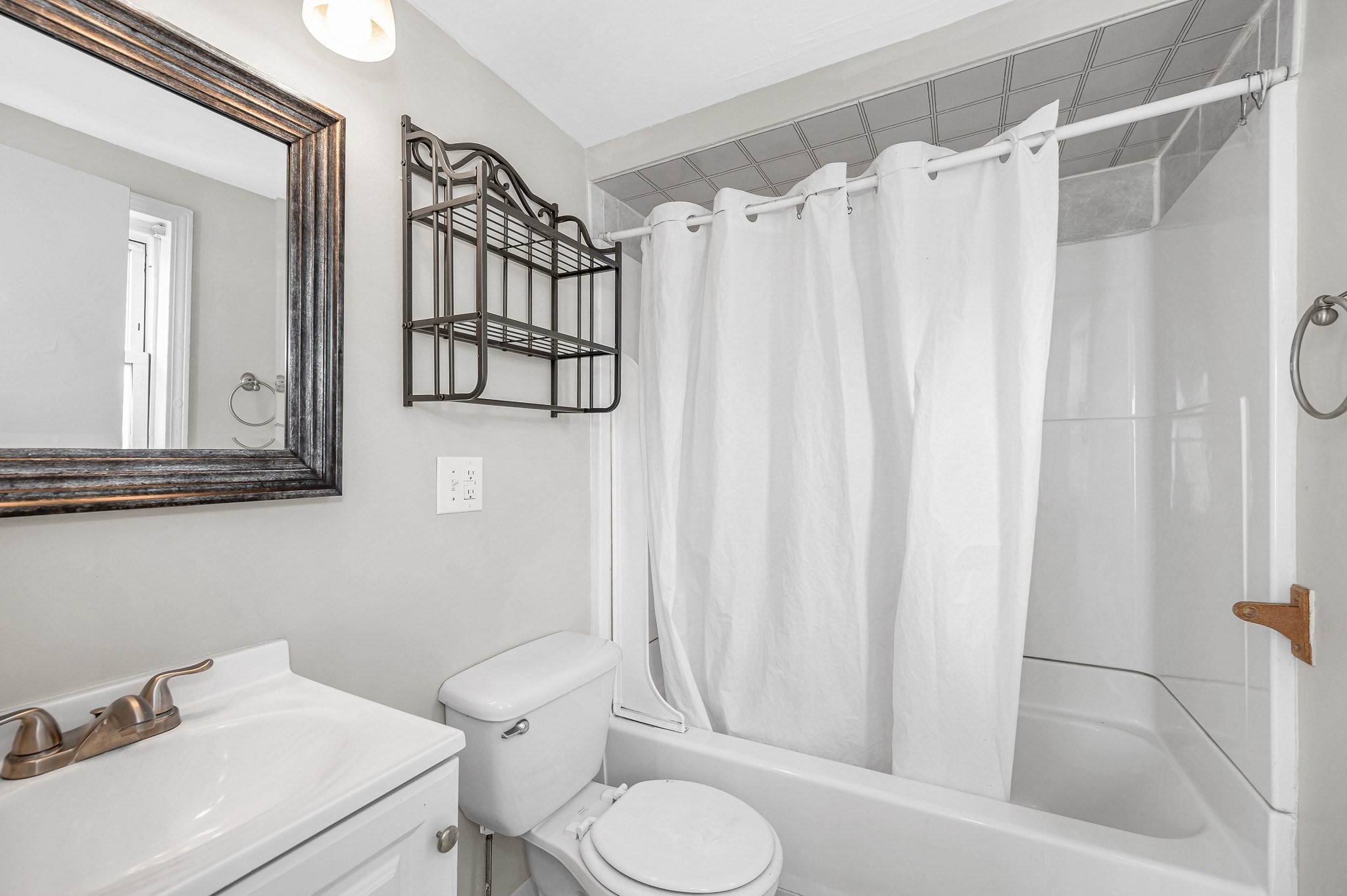 8 Cedar Ct, Lowell, MA 01852 - Image 9