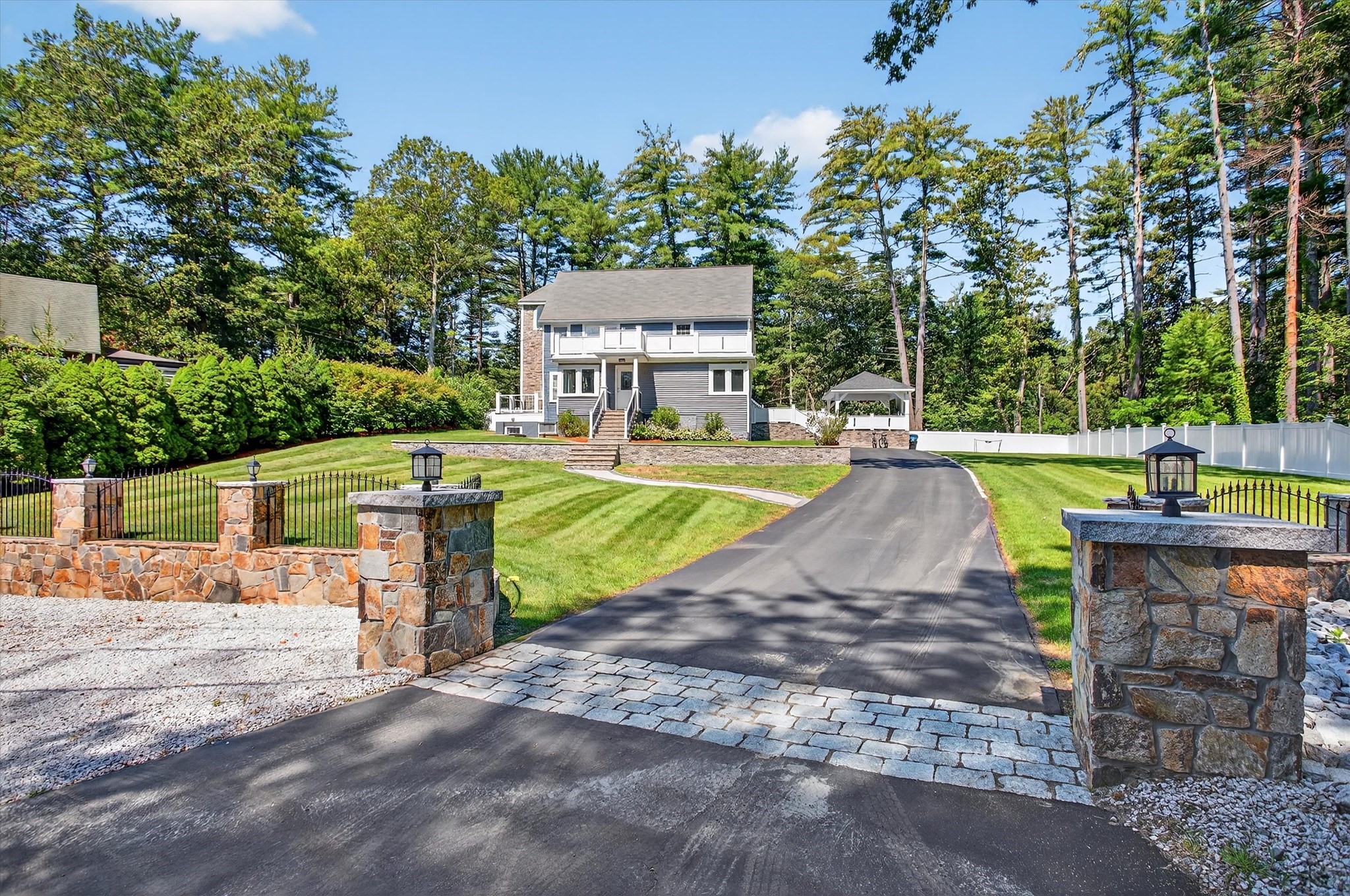 63 Outlook Rd, Billerica, MA 01862