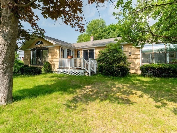 71 Hilltop St, Springfield, MA 01128