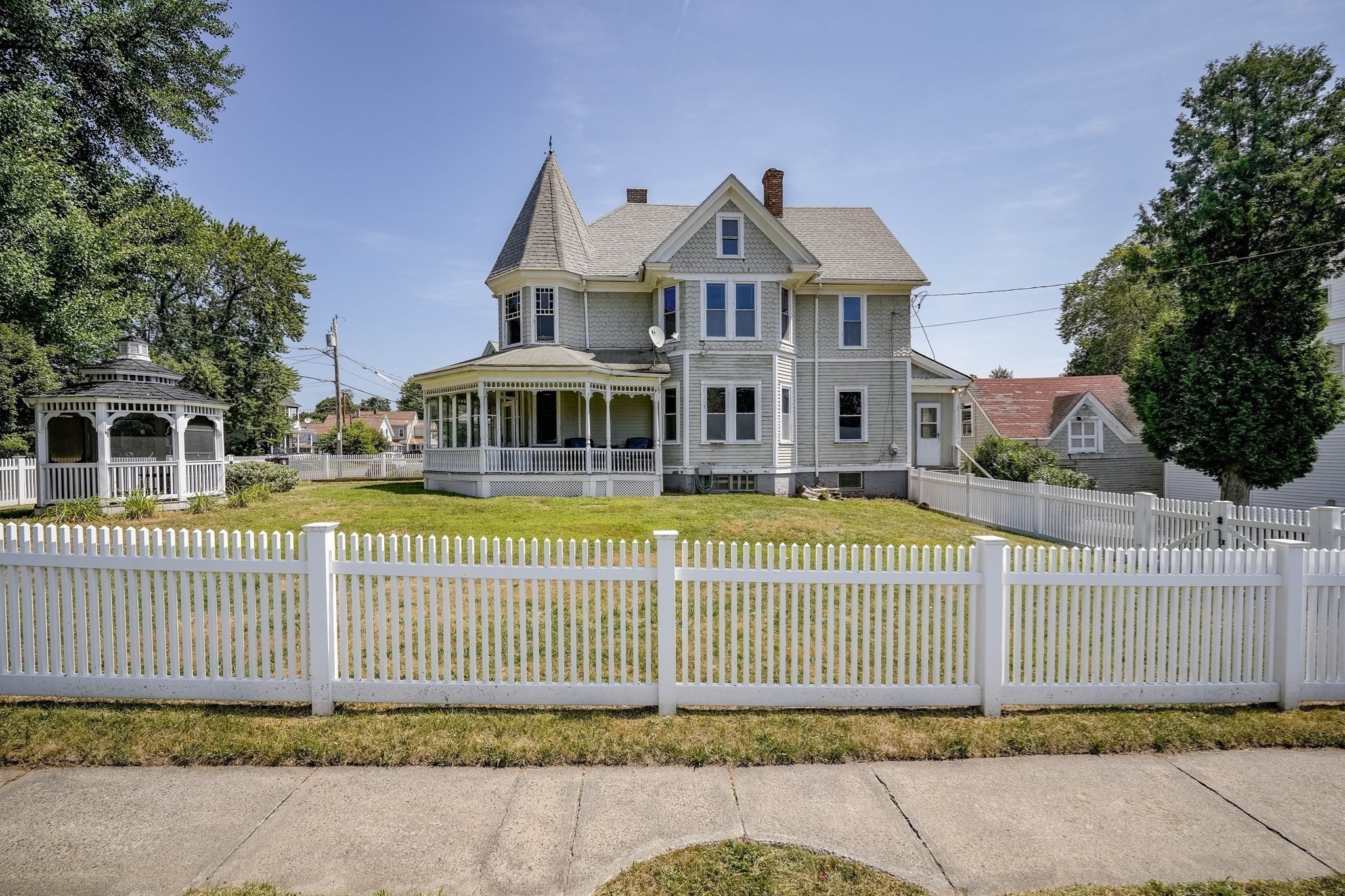 1114 Hampden St, Holyoke, MA 01040 - Image 1