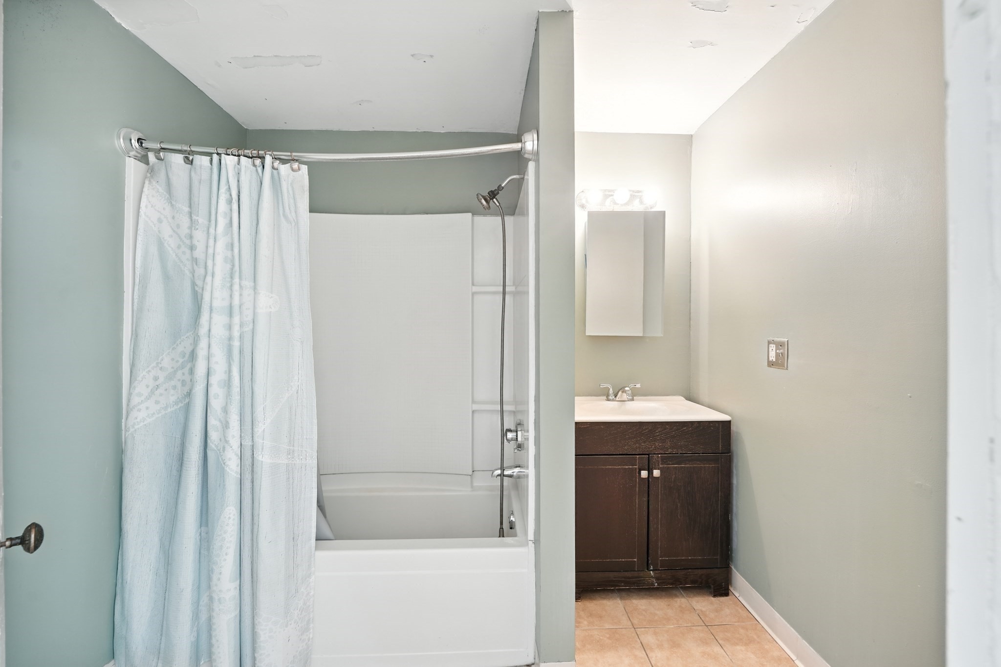 1114 Hampden St, Holyoke, MA 01040 - Image 21