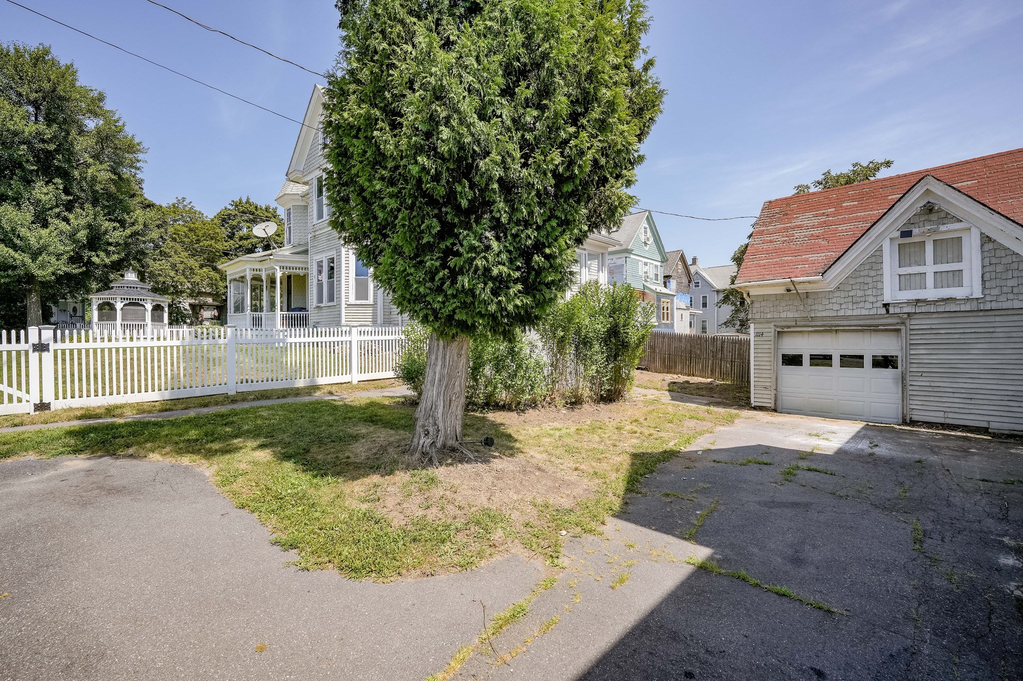 1114 Hampden St, Holyoke, MA 01040 - Image 29