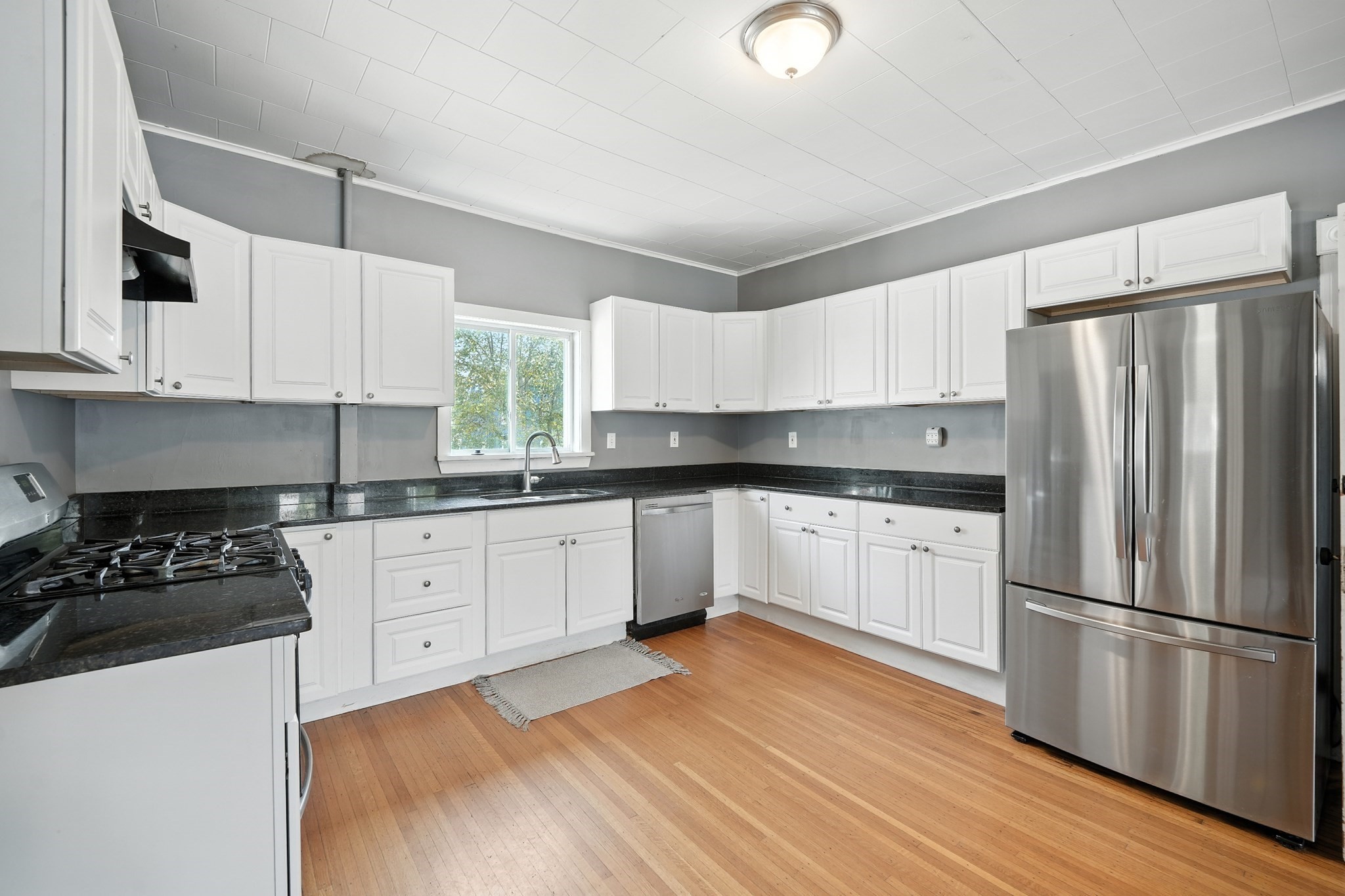 1114 Hampden St, Holyoke, MA 01040 - Image 7