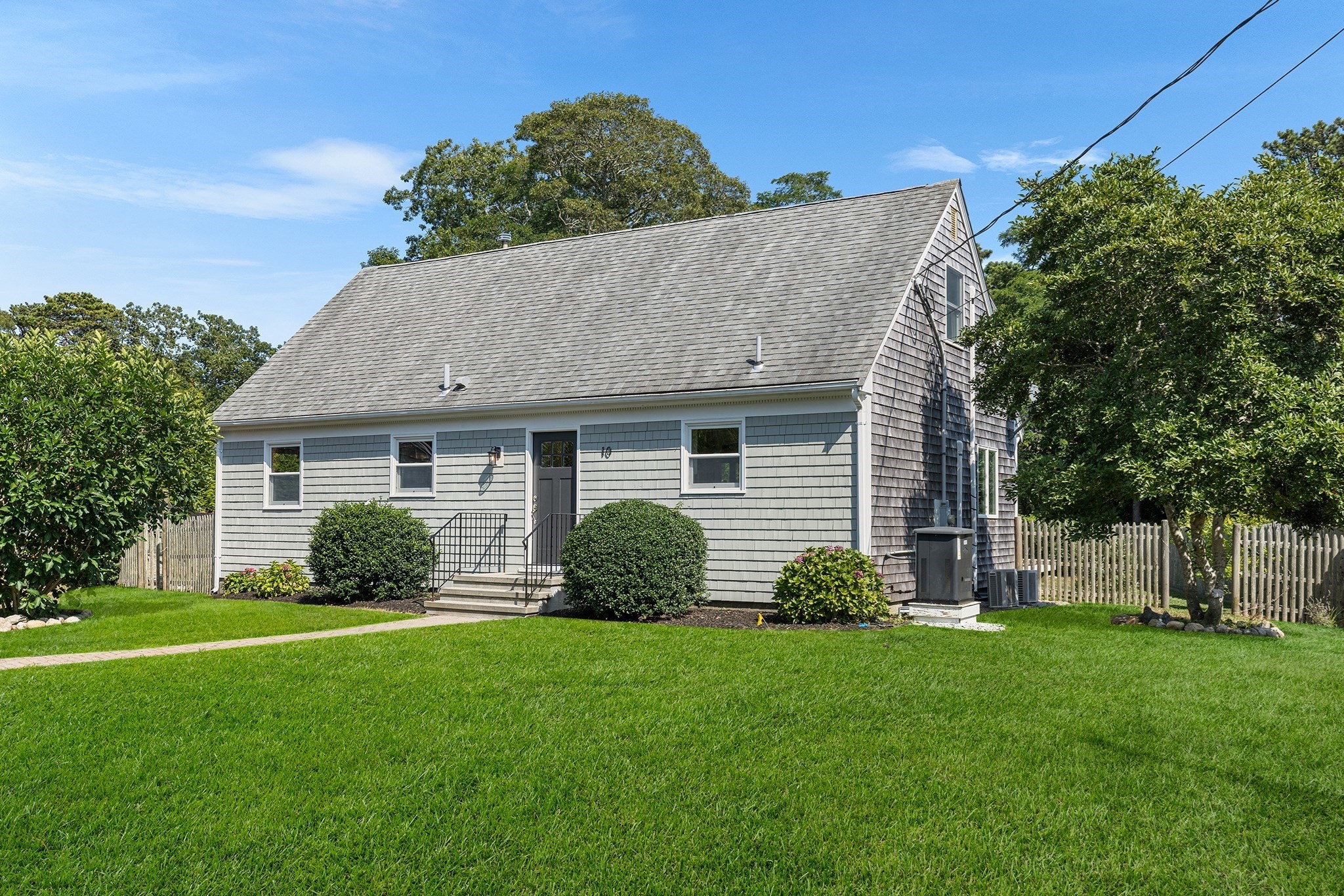 10 Lakeside Ter, Harwich, MA 02645