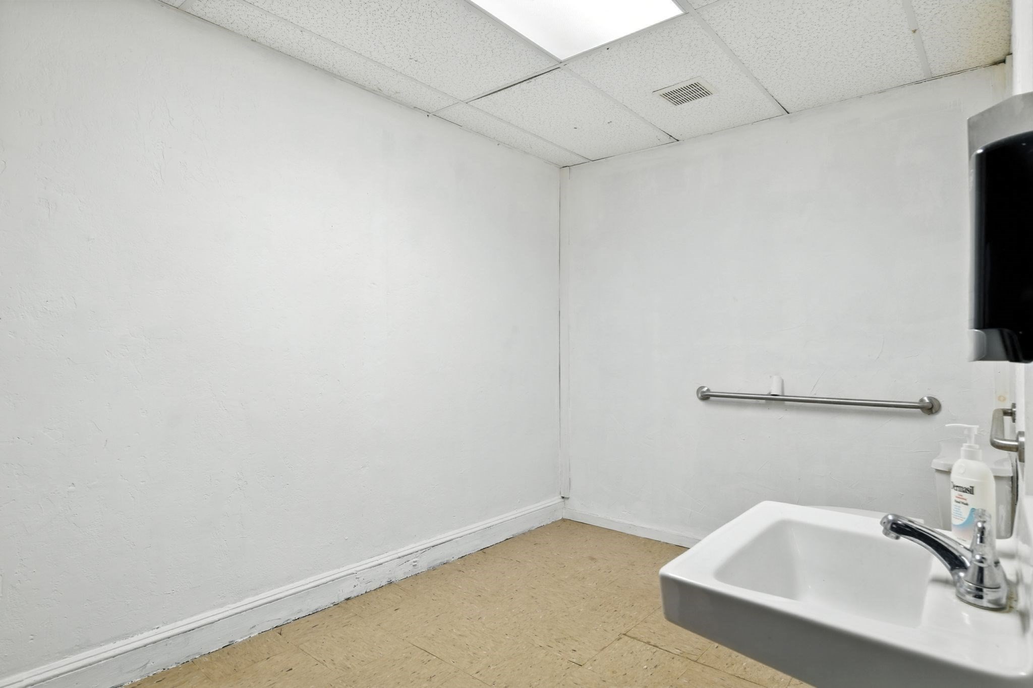 285 Elm St, Westfield, MA 01085 - Image 13