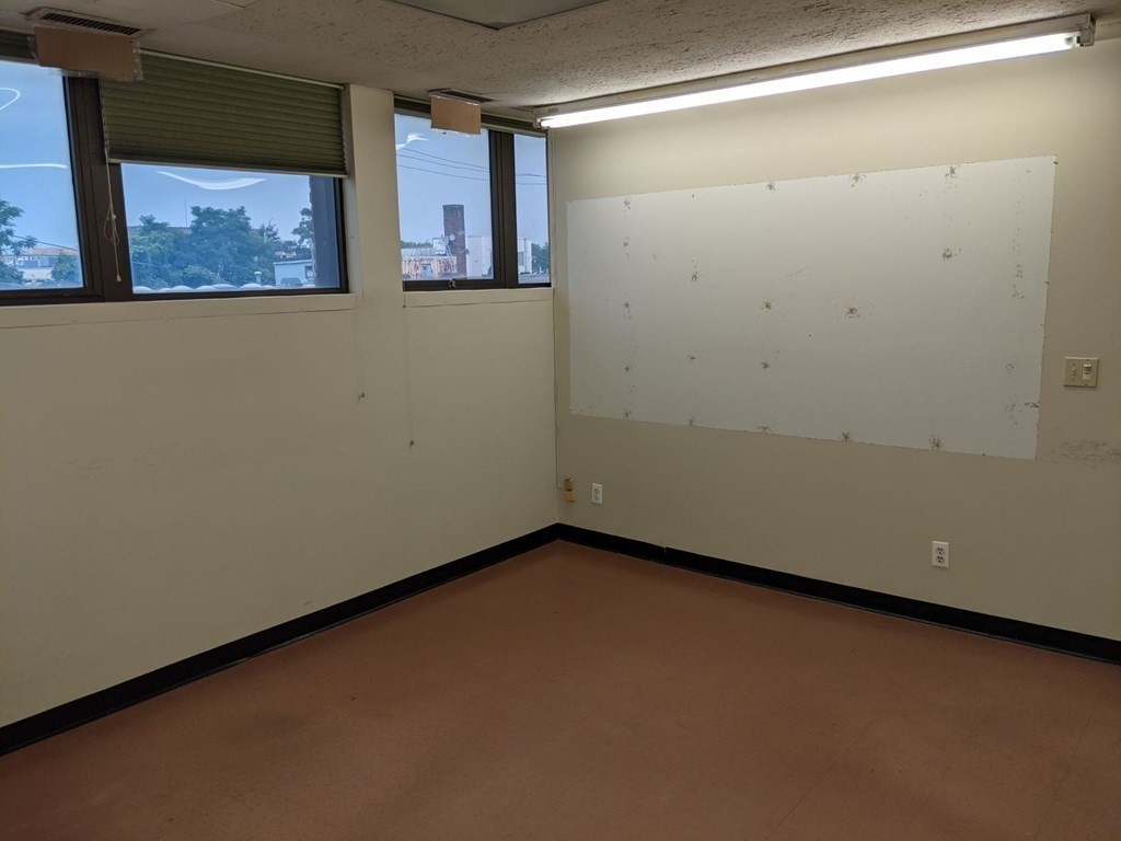 26 New St, Cambridge, MA 02138 - Image 3