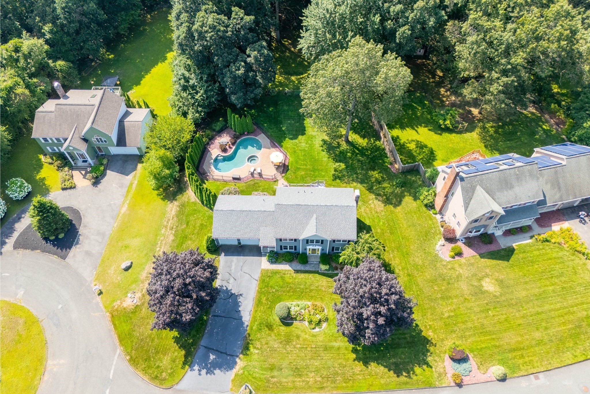 238 Elizabeth Dr, Ludlow, MA 01056