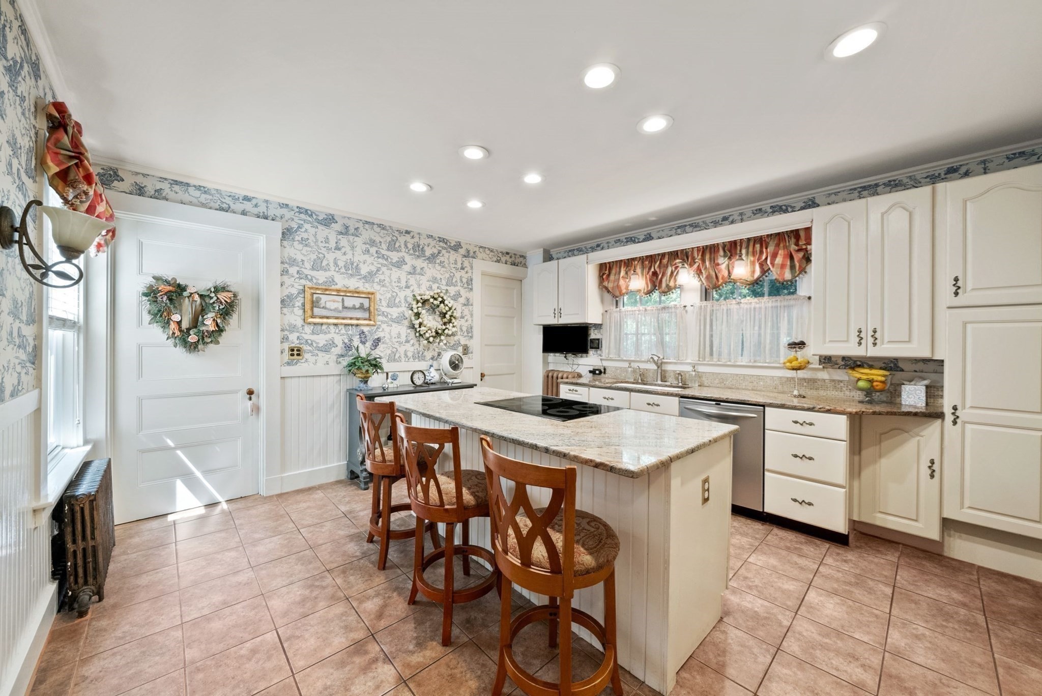 15 Summer, Weymouth, MA 02188 - Image 17
