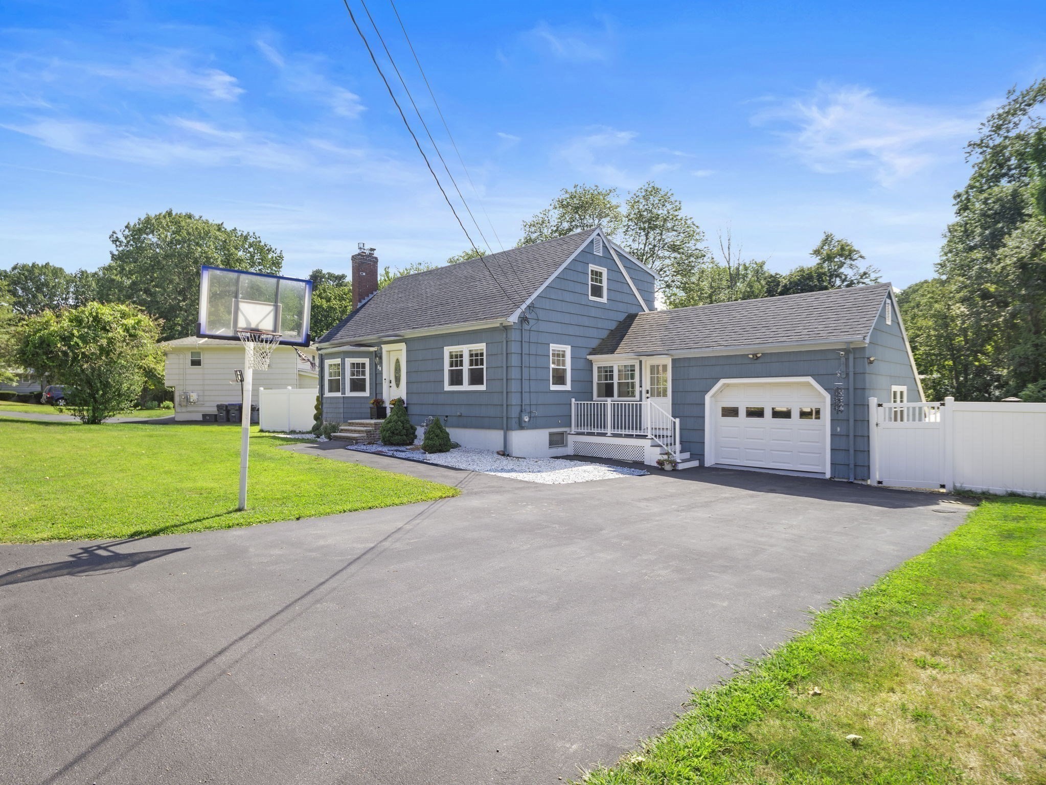 38 Butternut Ln, Methuen, MA 01844