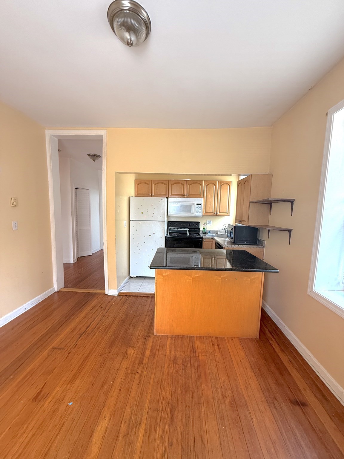 20 Huss Ct Unit 105, Lynn, MA 01905 - Image 4